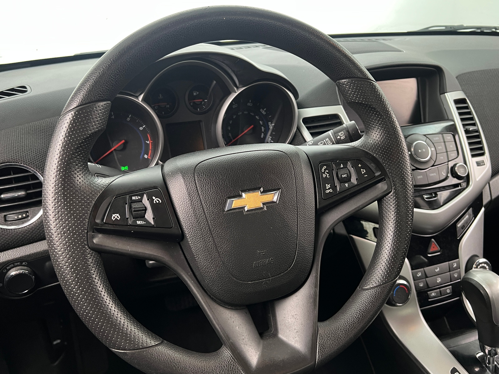 Thumbnail: 2015 Chevrolet Cruze - 5
