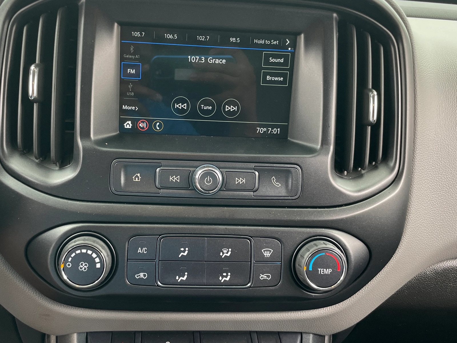 Thumbnail: 2019 Chevrolet Colorado - 3