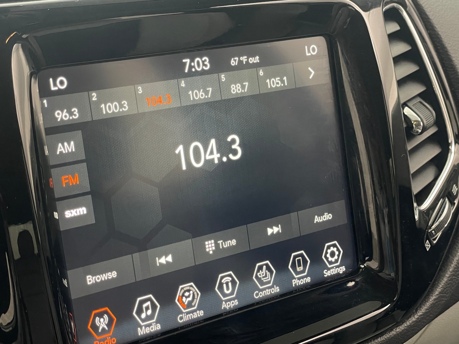 Thumbnail: 2018 Jeep Compass - 3