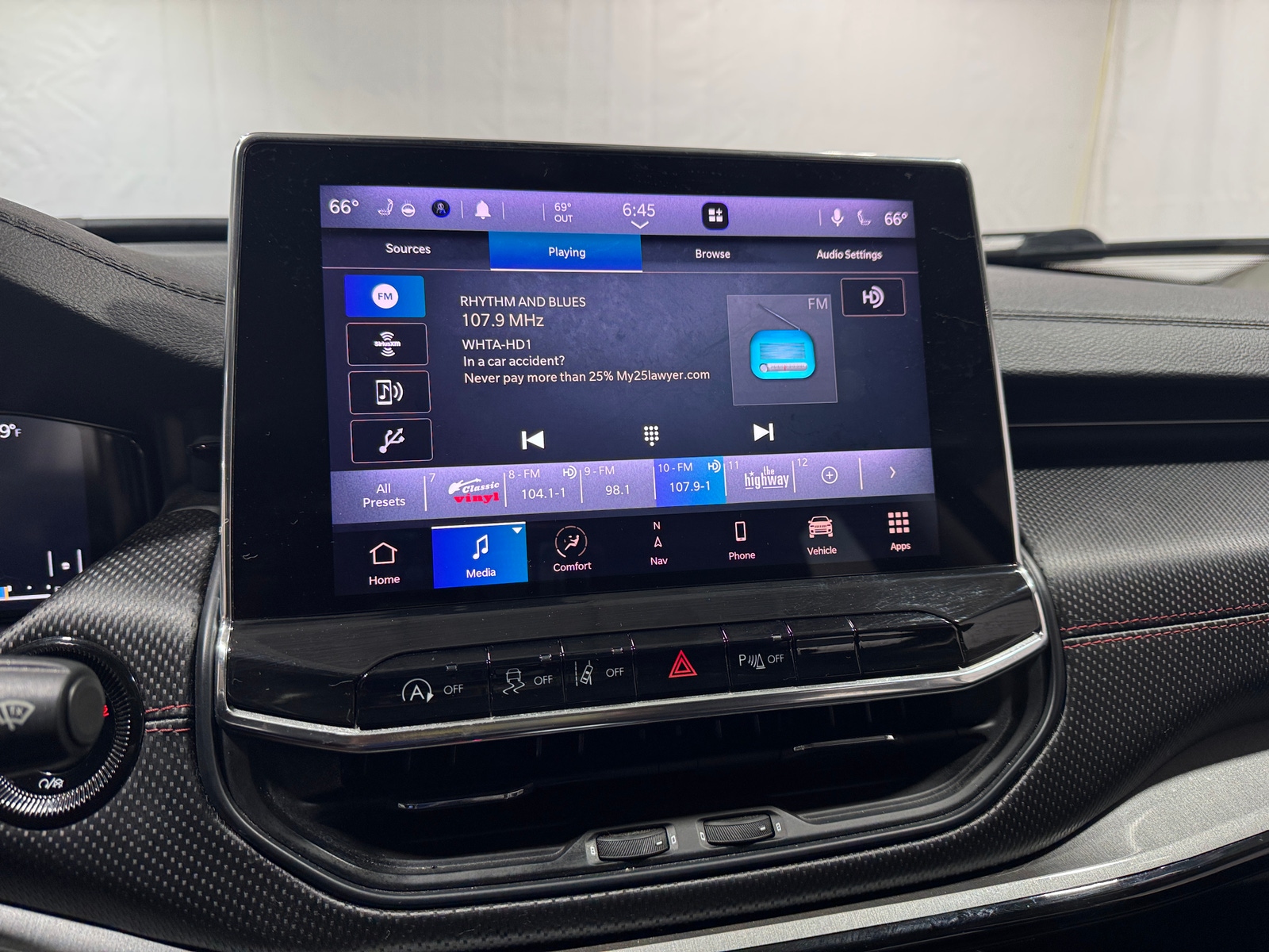 Thumbnail: 2022 Jeep Compass - 3