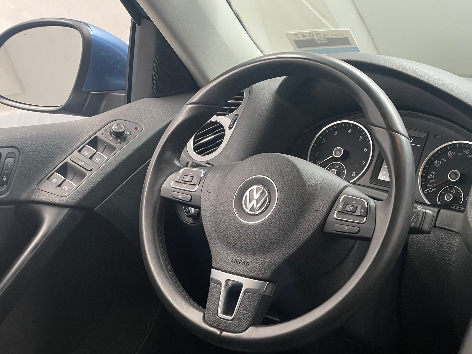 Thumbnail: 2017 Volkswagen Tiguan - 4