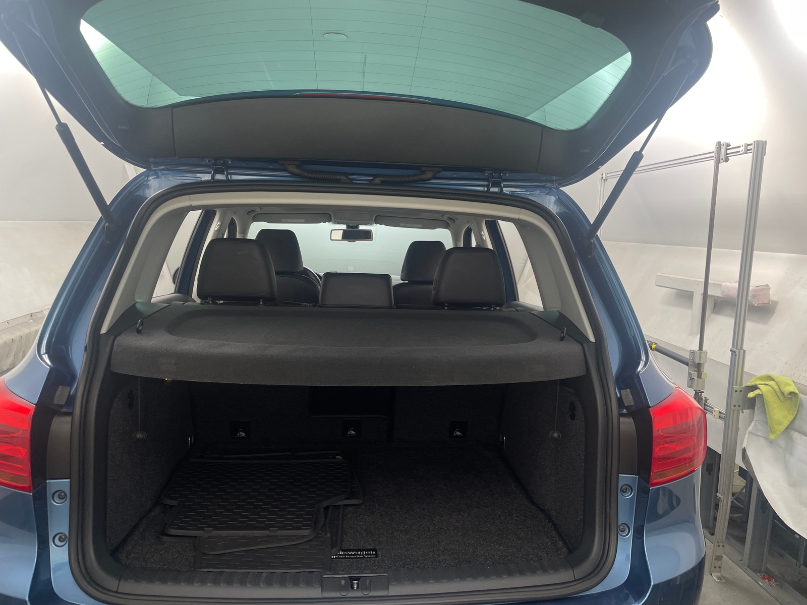Thumbnail: 2017 Volkswagen Tiguan - 6
