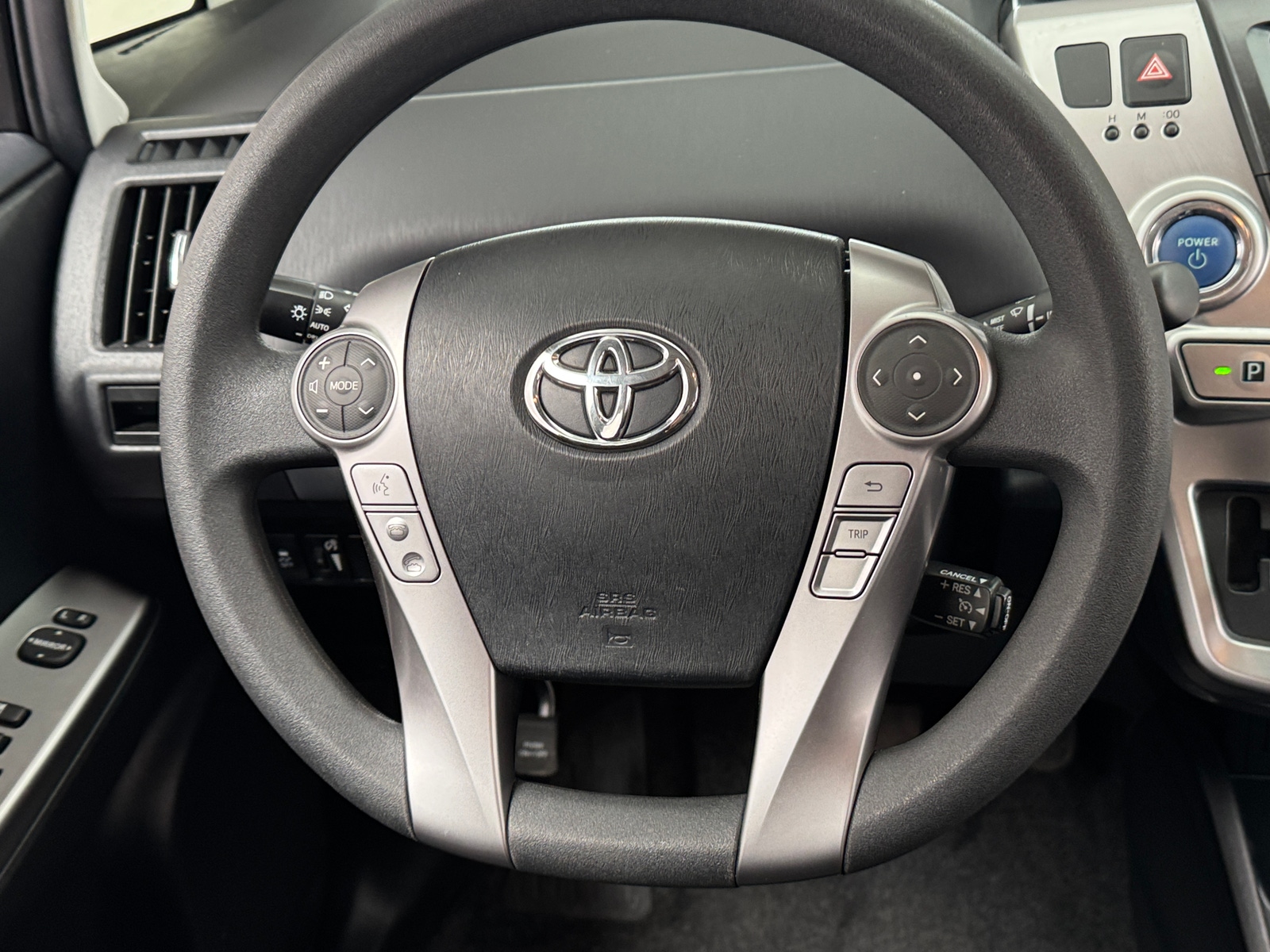 Thumbnail: 2017 Toyota Prius v - 5
