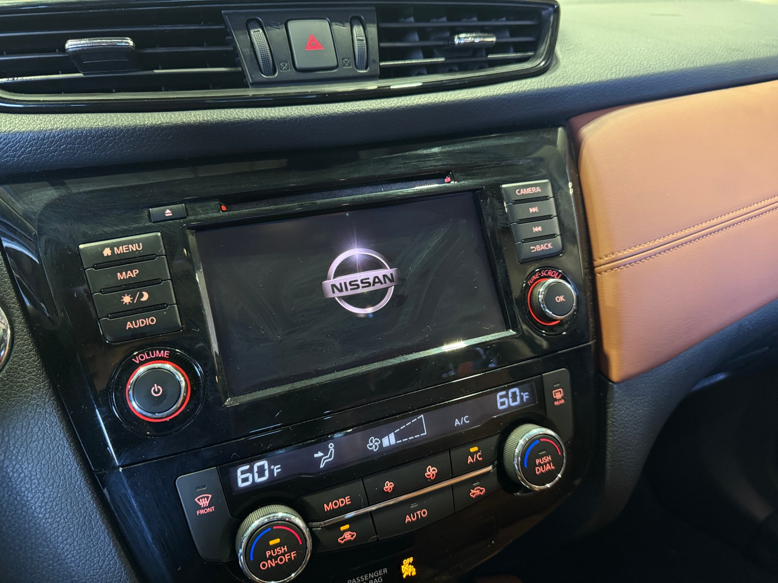 Thumbnail: 2019 Nissan Rogue - 3