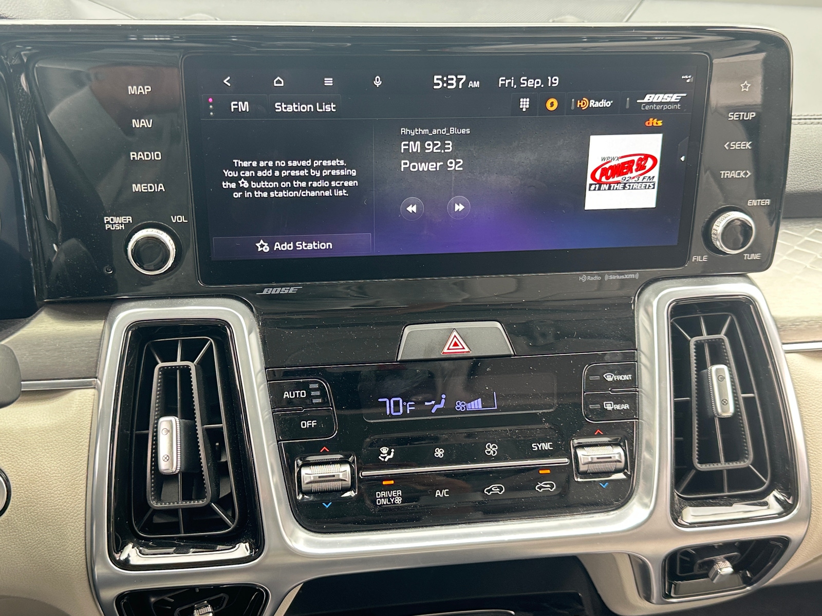 Thumbnail: 2023 Kia Sorento - 3