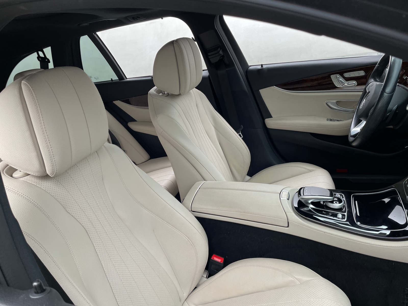 Thumbnail: 2017 Mercedes-Benz E-Class - 2