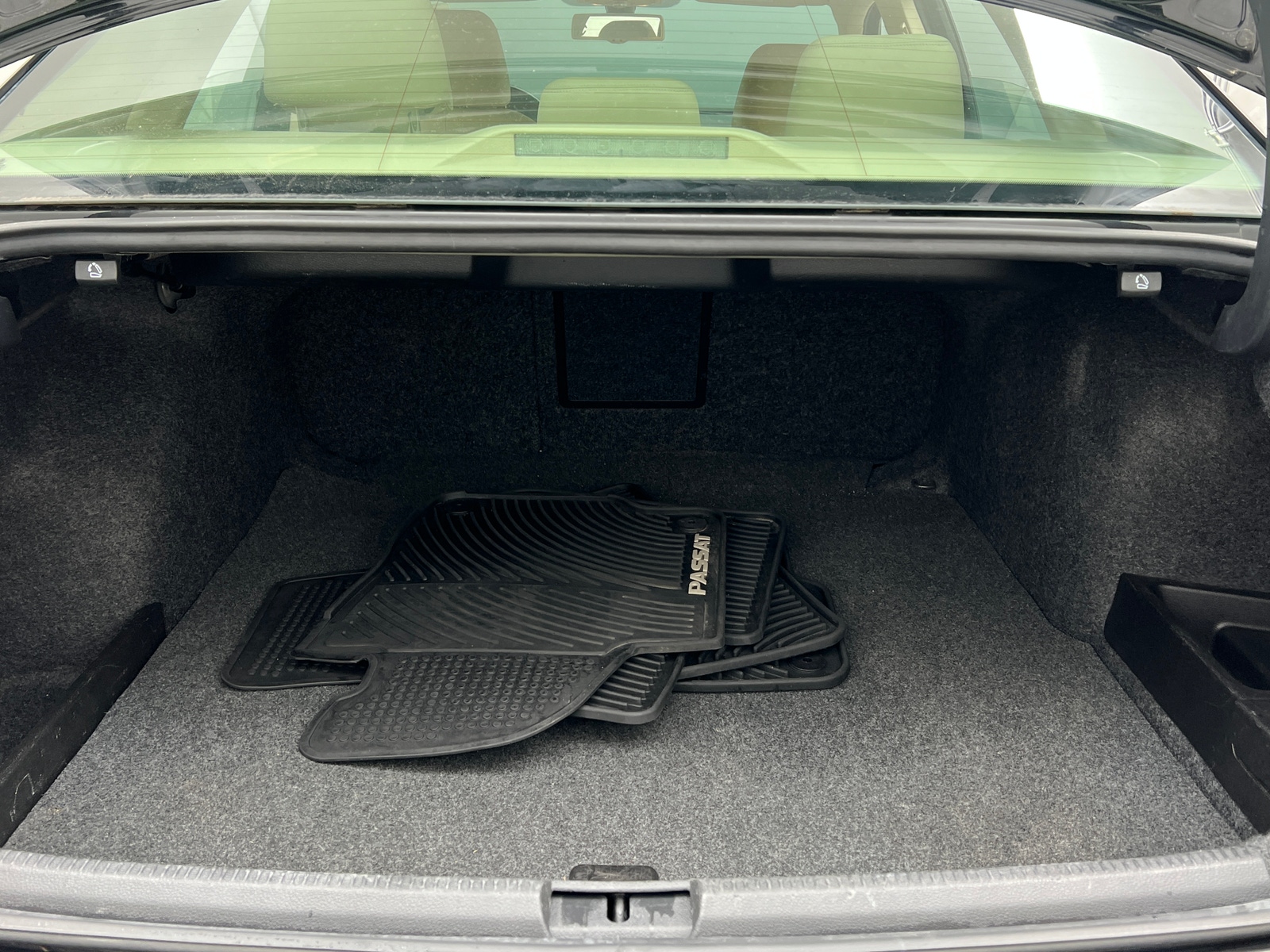 Thumbnail: 2014 Volkswagen Passat - 6