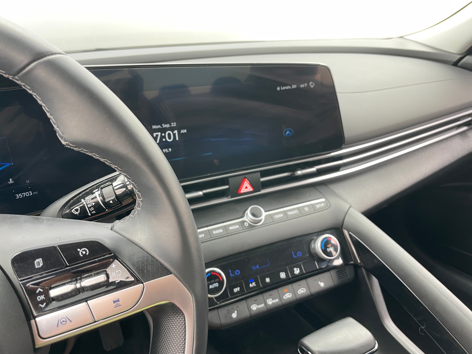 Thumbnail: 2023 Hyundai Elantra - 4