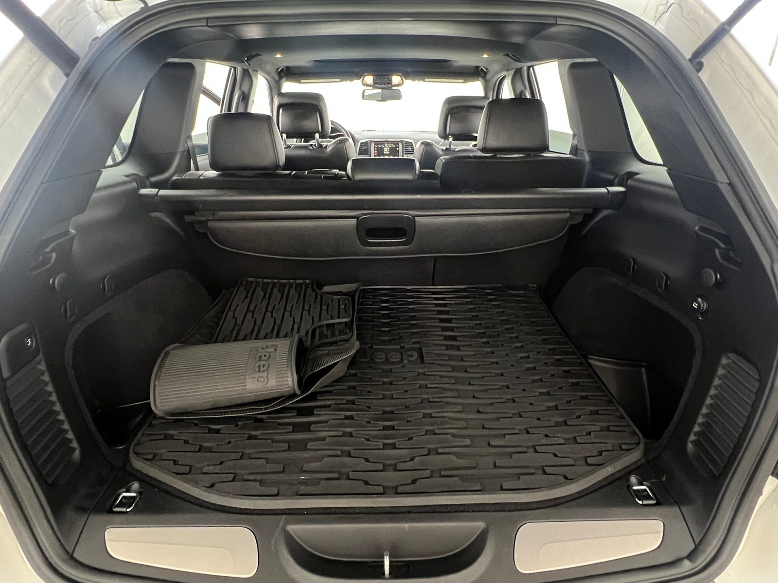 Thumbnail: 2016 Jeep Grand Cherokee - 6
