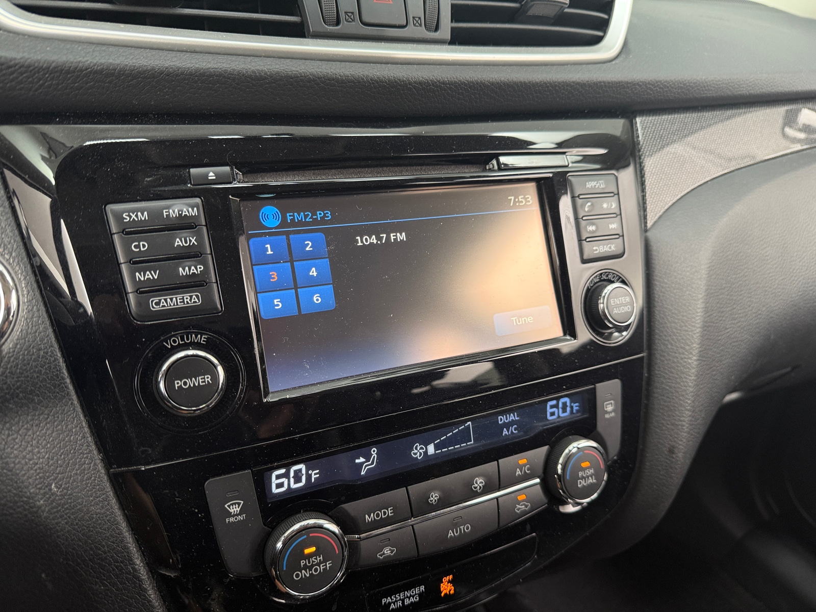Thumbnail: 2015 Nissan Rogue - 3