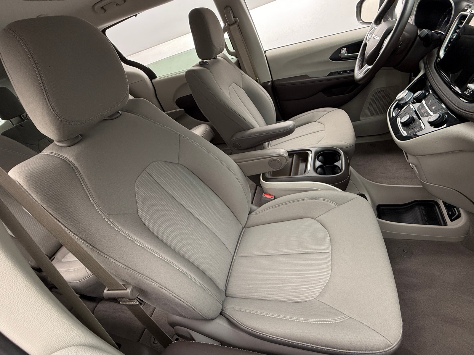 Thumbnail: 2021 Chrysler Pacifica - 2