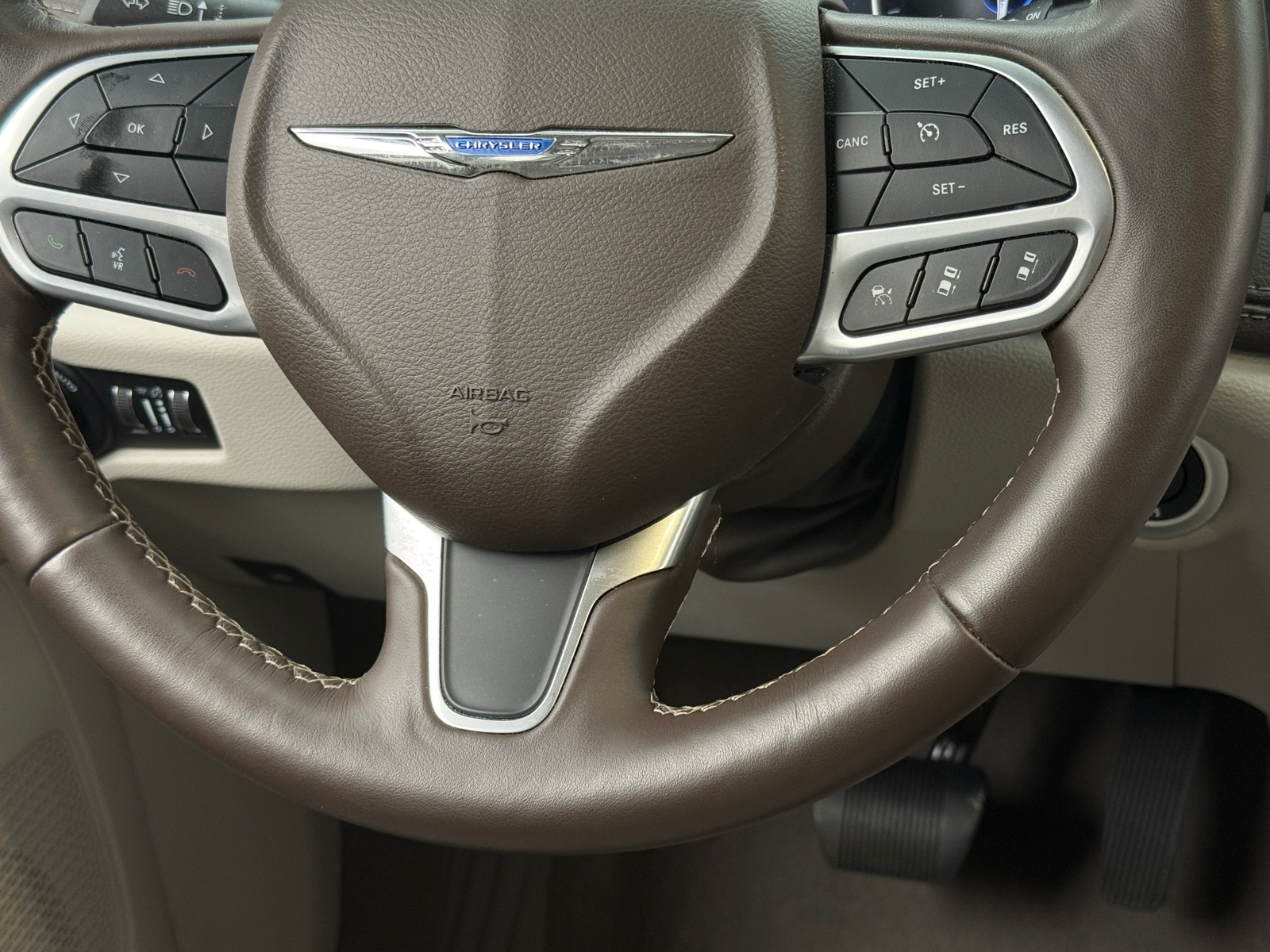 Thumbnail: 2021 Chrysler Pacifica - 5