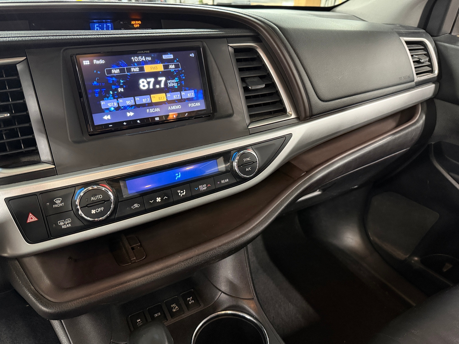 Thumbnail: 2018 Toyota Highlander - 3