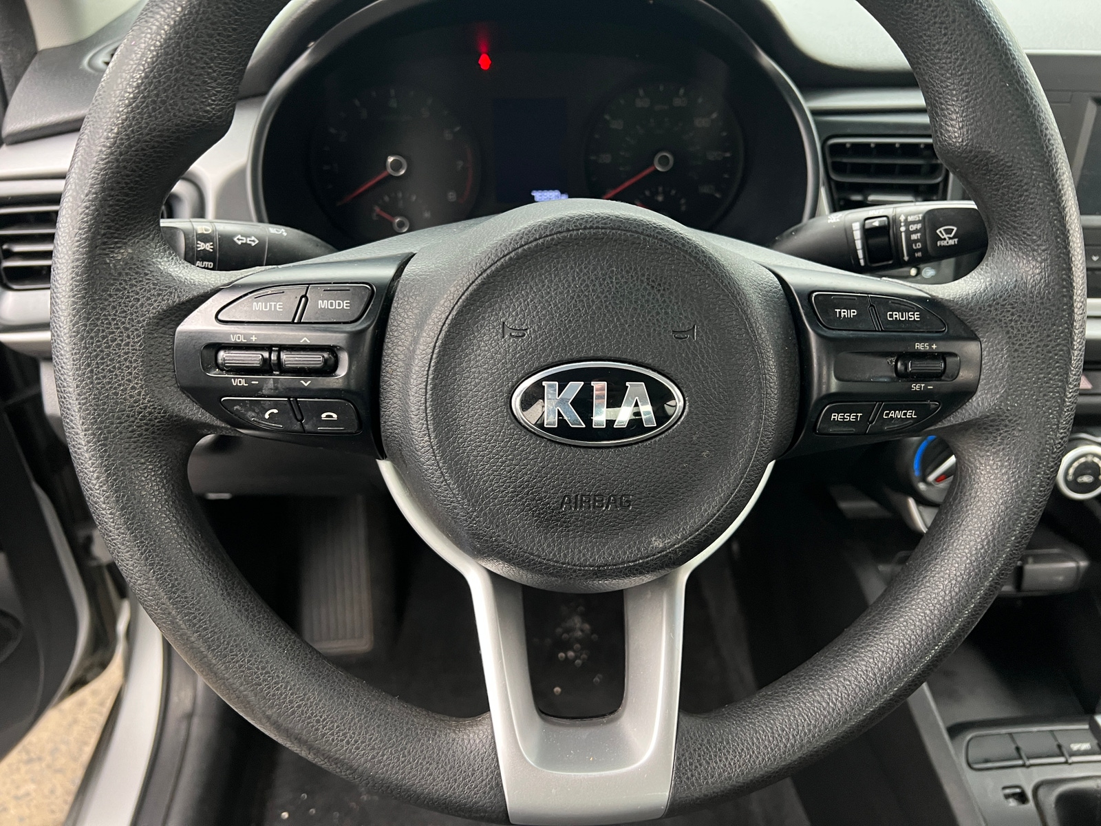 Thumbnail: 2019 Kia Rio - 5