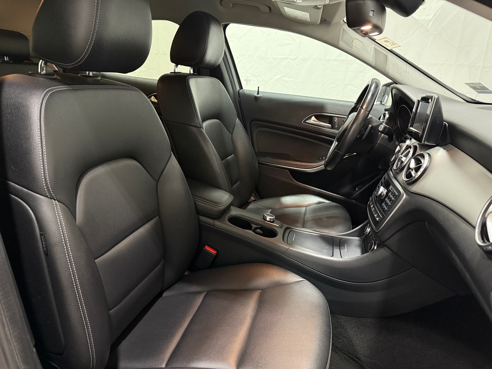 Thumbnail: 2015 Mercedes-Benz GLA - 2