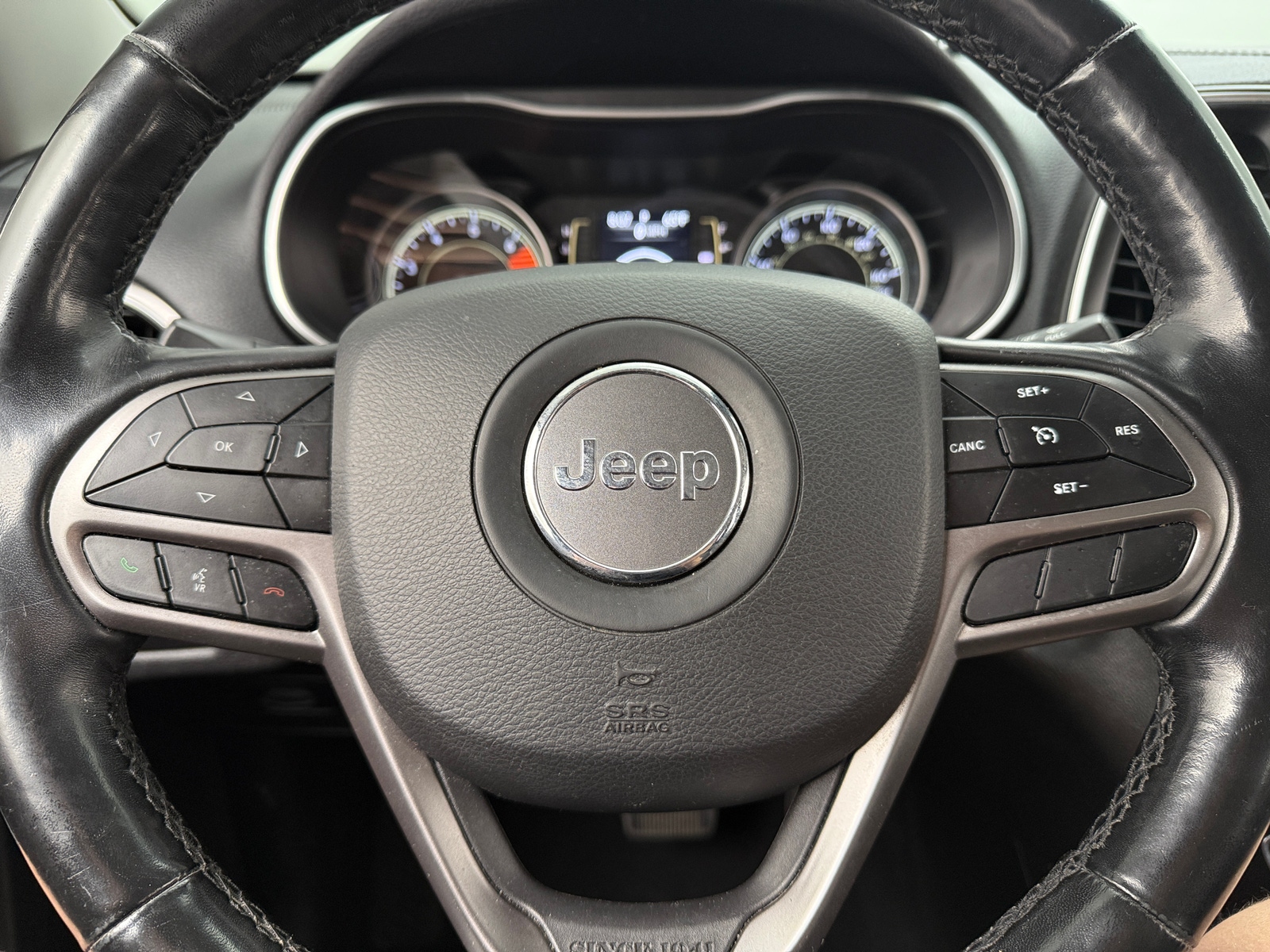 Thumbnail: 2020 Jeep Cherokee - 5