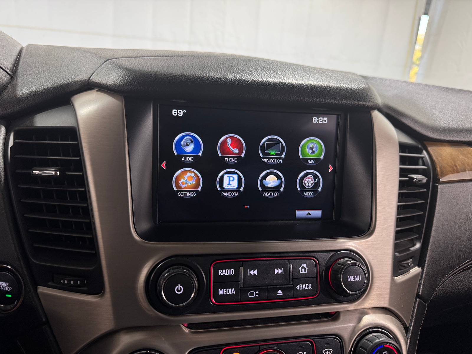 Thumbnail: 2016 GMC Yukon XL - 3