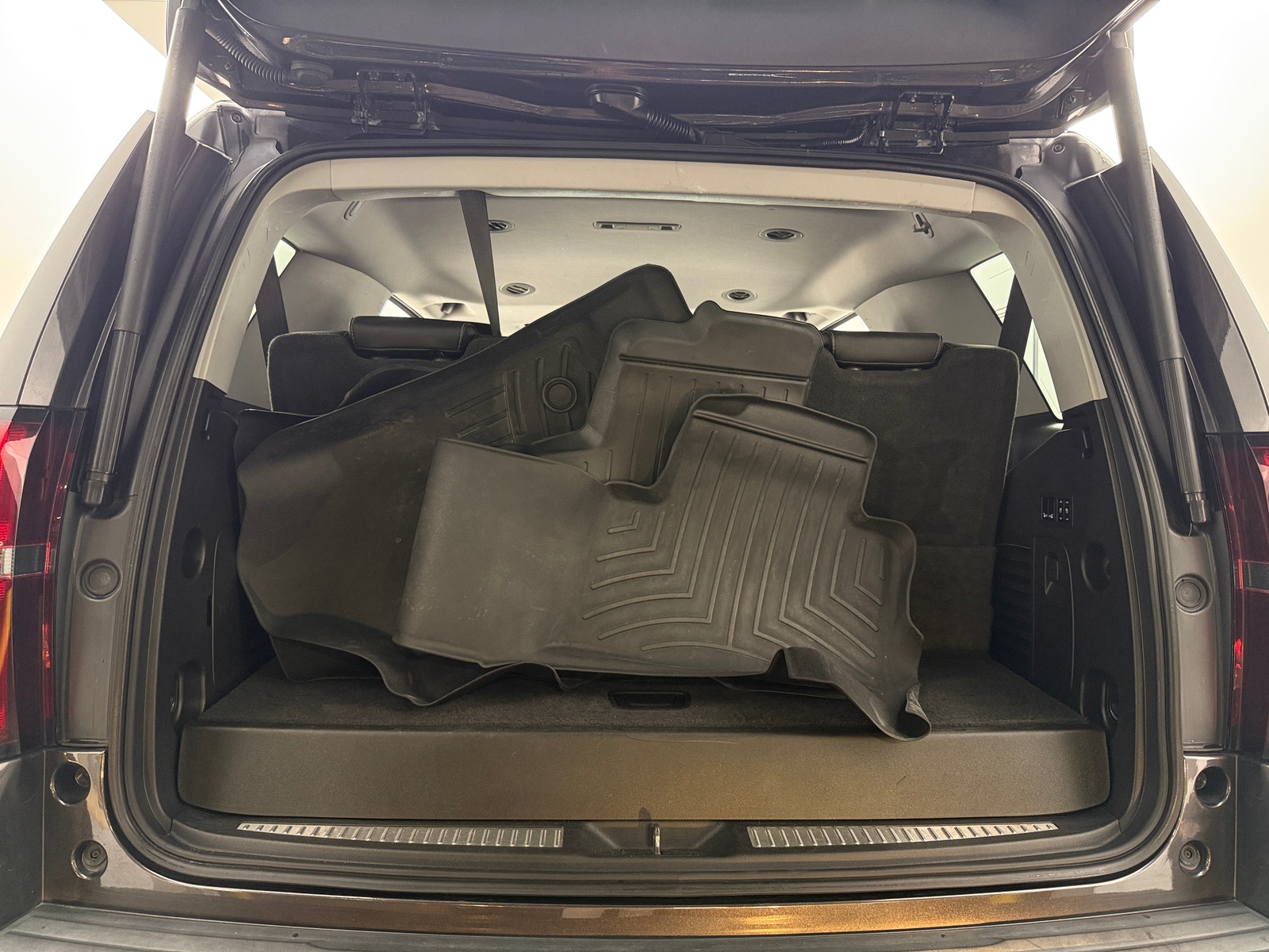 Thumbnail: 2018 Chevrolet Tahoe - 6