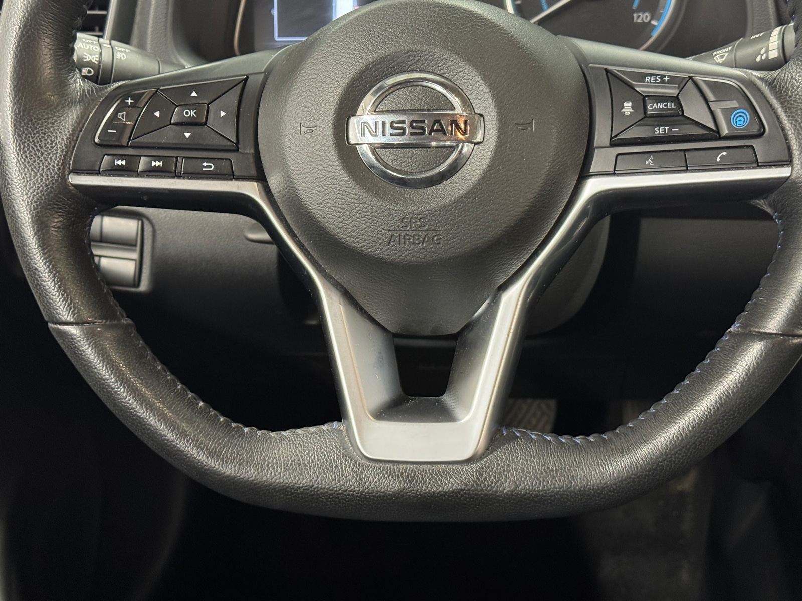 Thumbnail: 2022 Nissan Leaf - 5