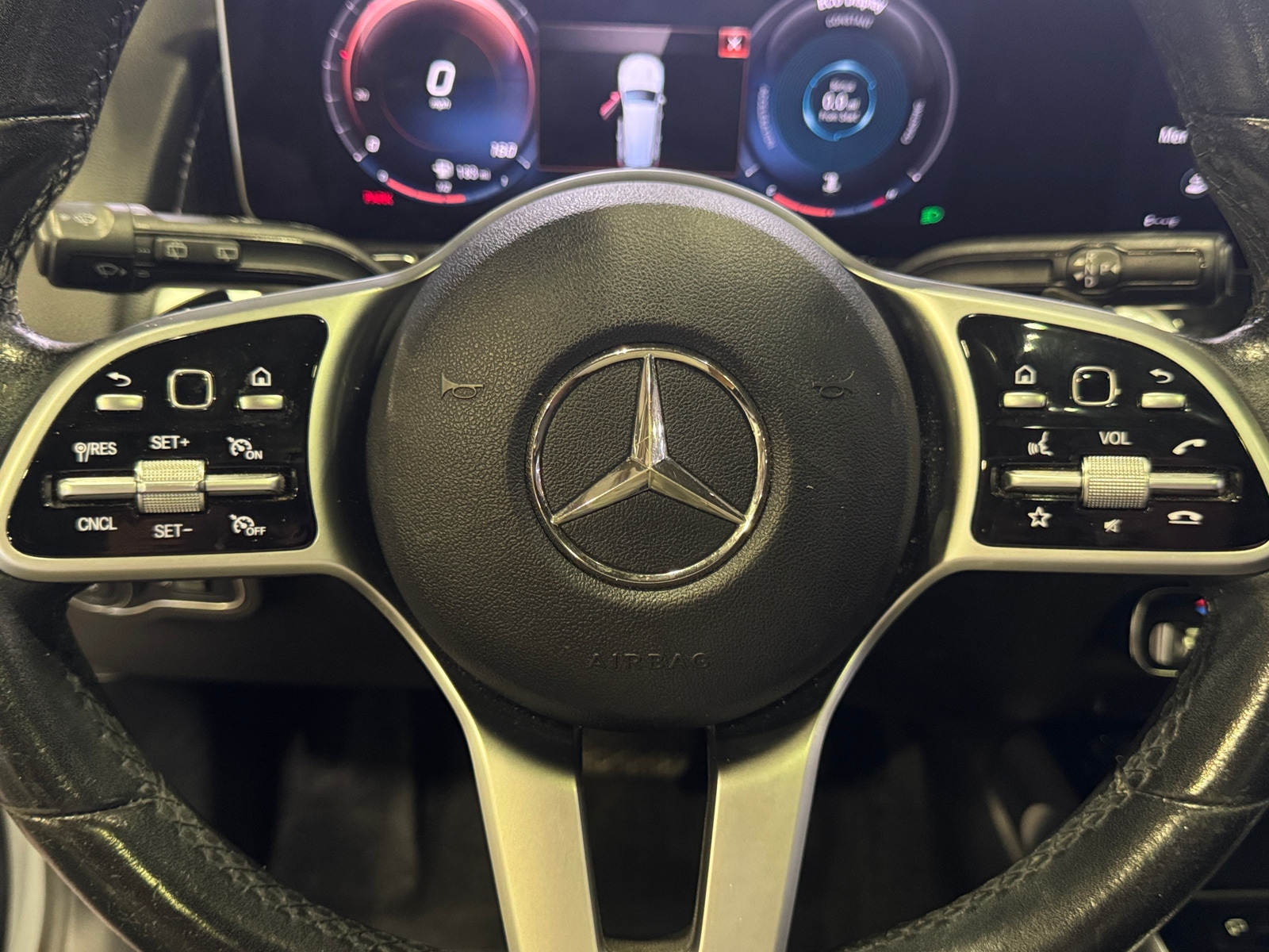 Thumbnail: 2020 Mercedes-Benz GLB - 4