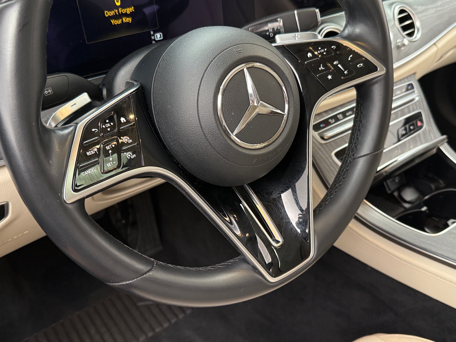 Thumbnail: 2021 Mercedes-Benz E-Class - 4