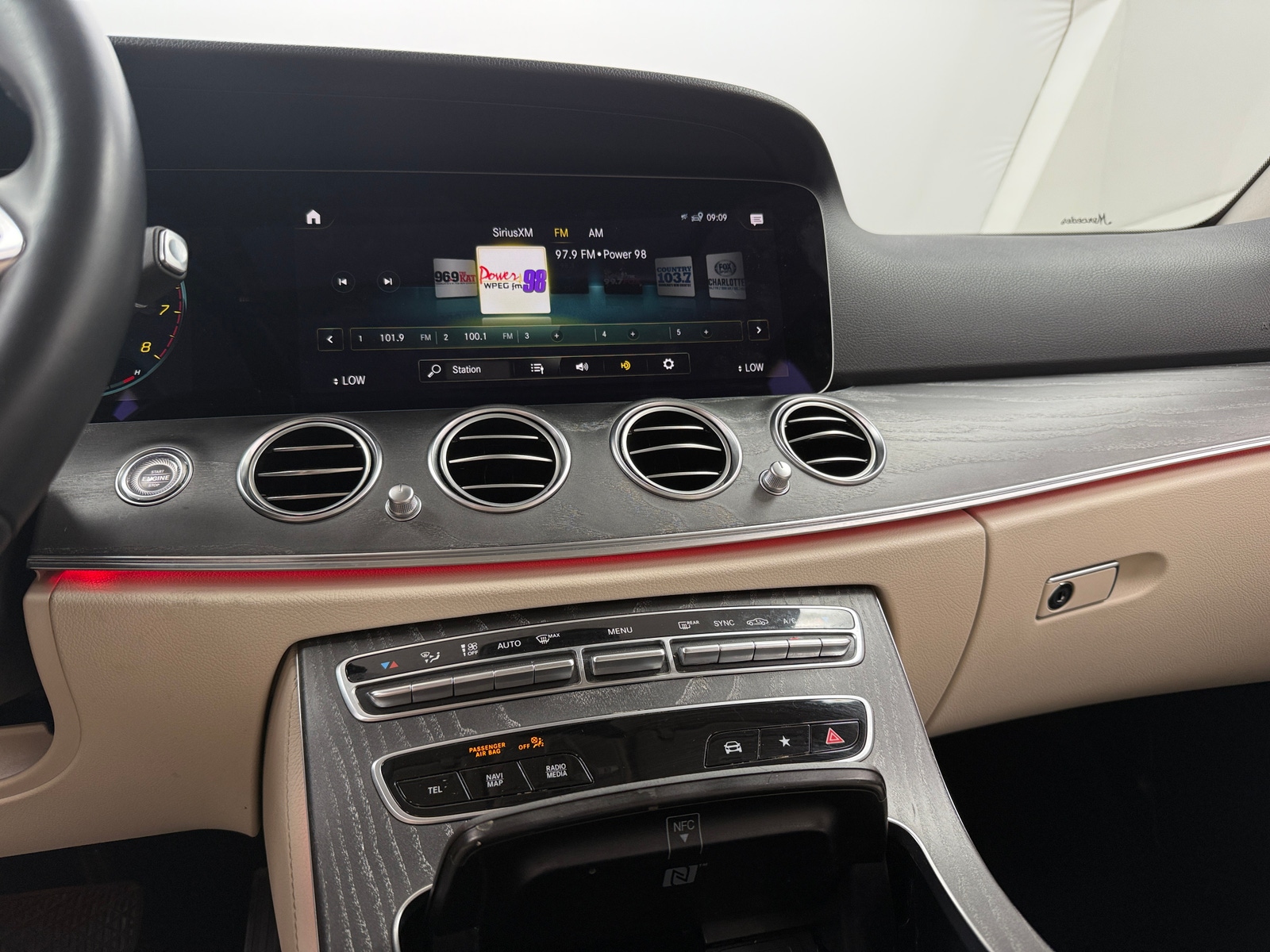 Thumbnail: 2021 Mercedes-Benz E-Class - 3