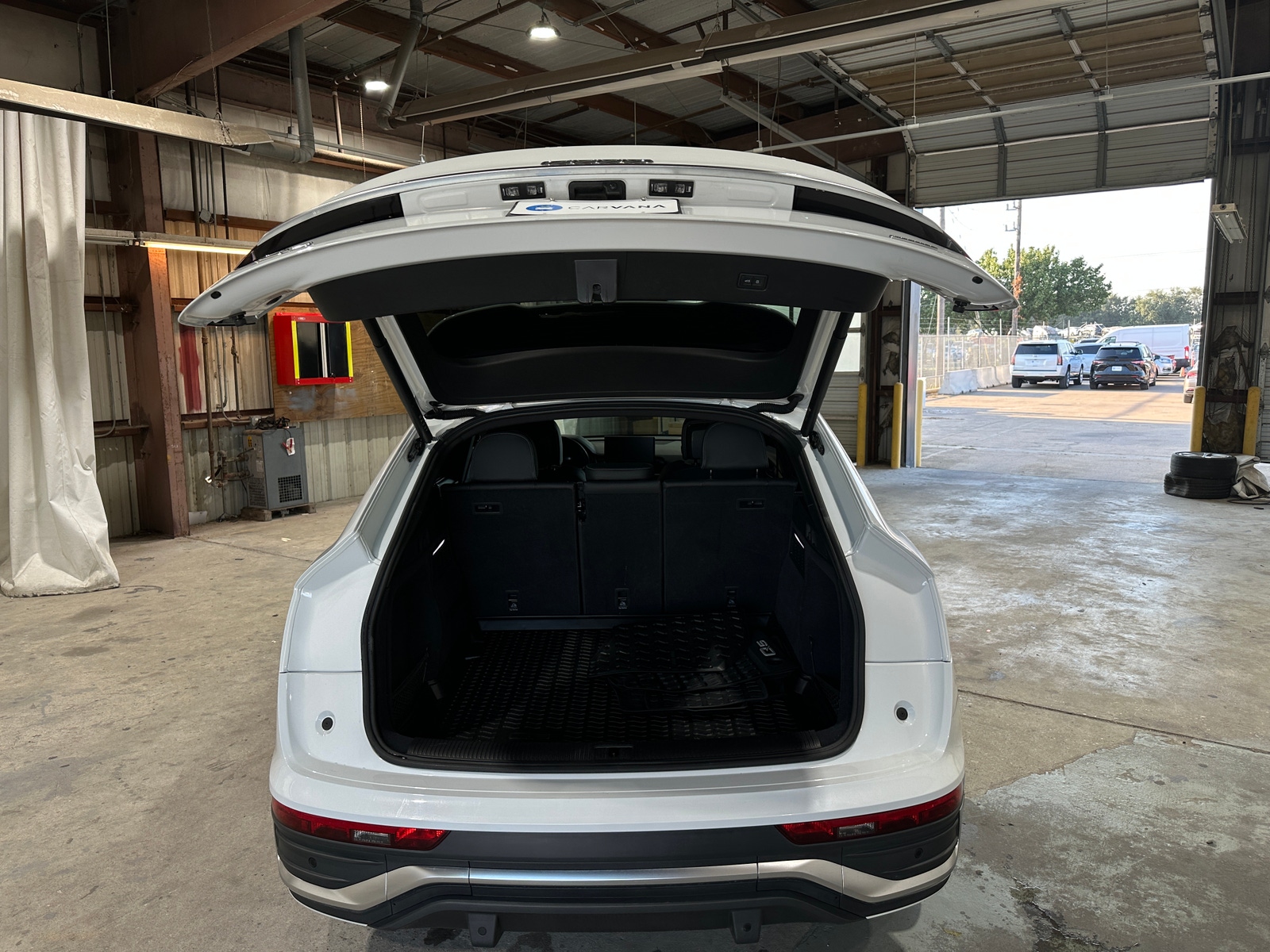Thumbnail: 2023 Audi Q5 - 6