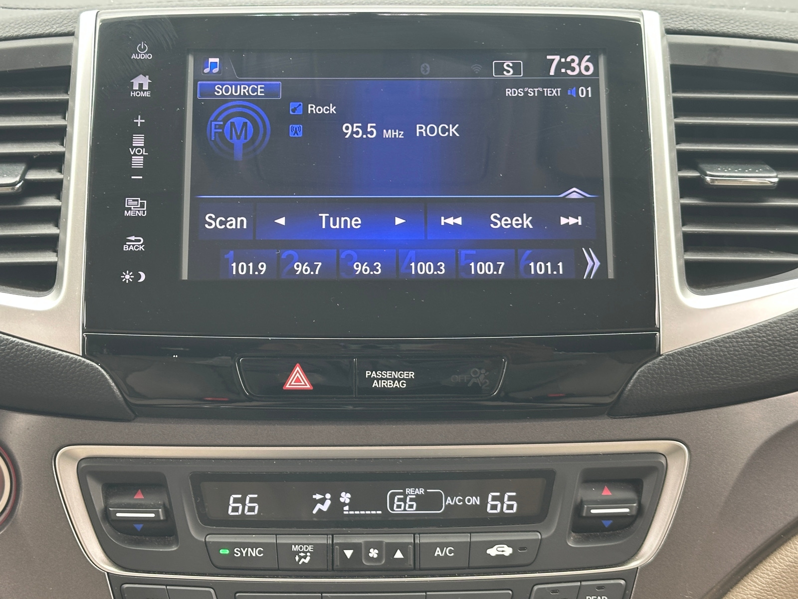 Thumbnail: 2018 Honda Pilot - 4