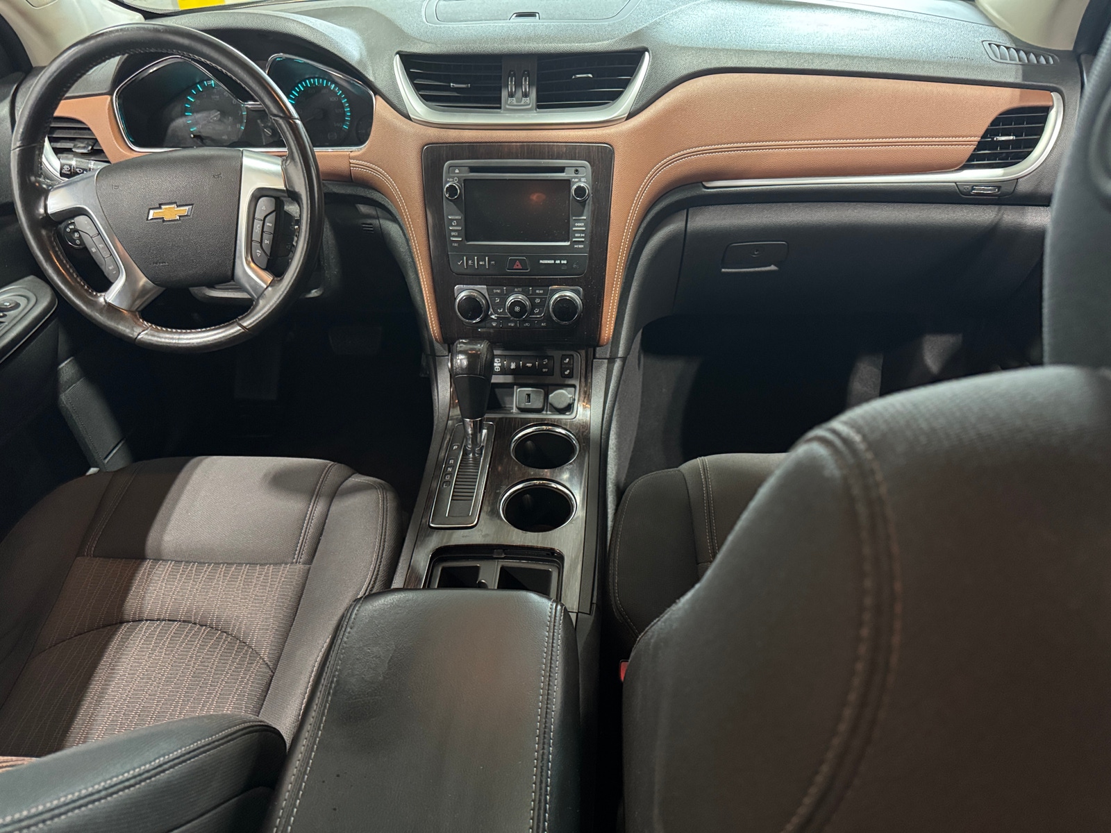 Thumbnail: 2015 Chevrolet Traverse - 3