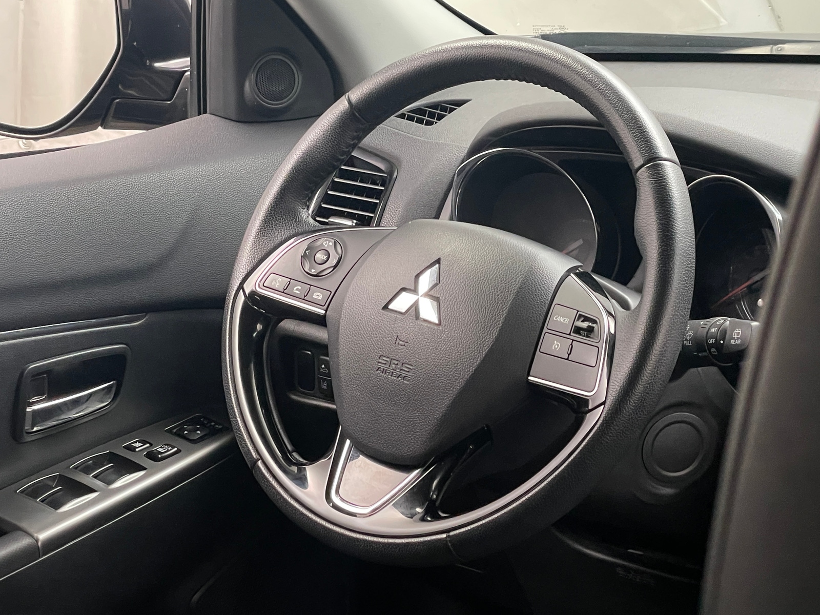 Thumbnail: 2023 Mitsubishi Outlander Sport - 5