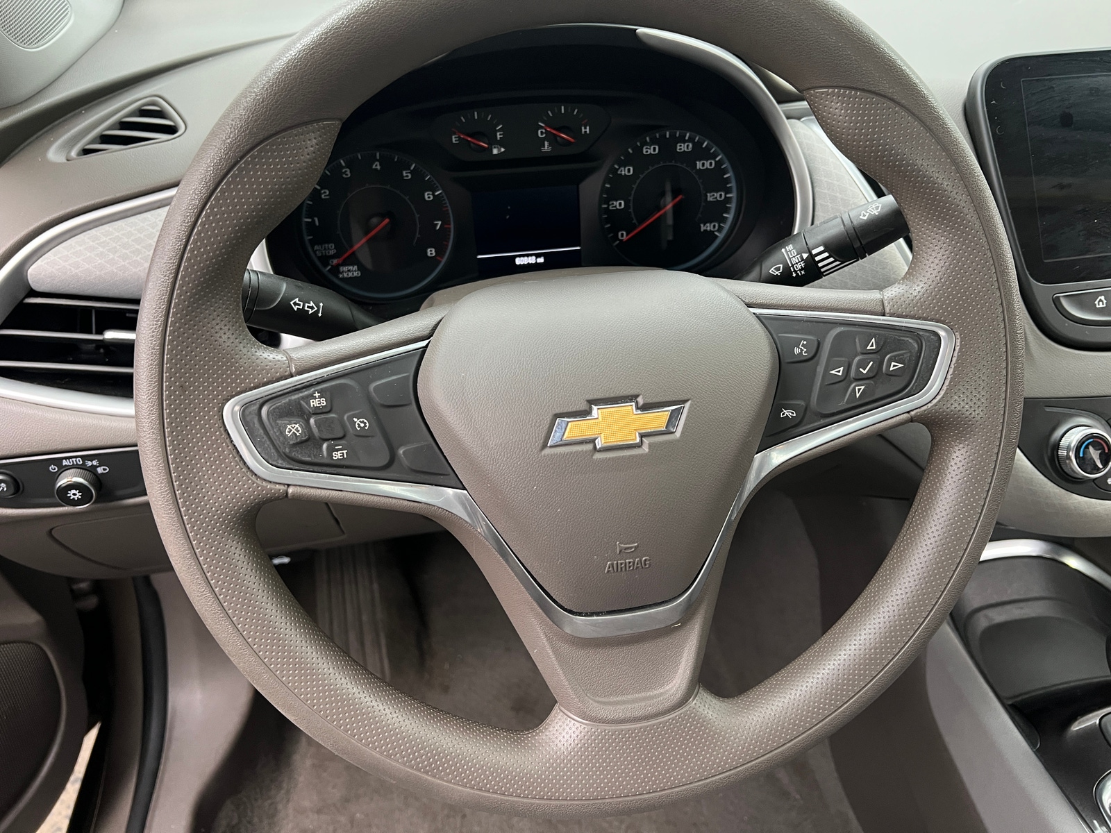 Thumbnail: 2022 Chevrolet Malibu - 5