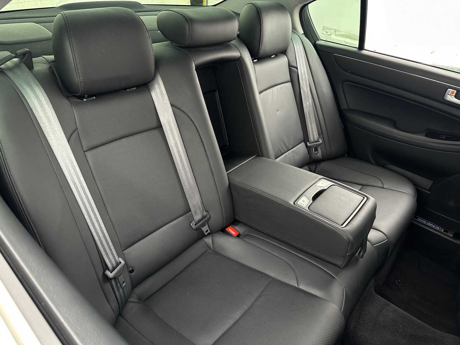Thumbnail: 2014 Hyundai Genesis - 5