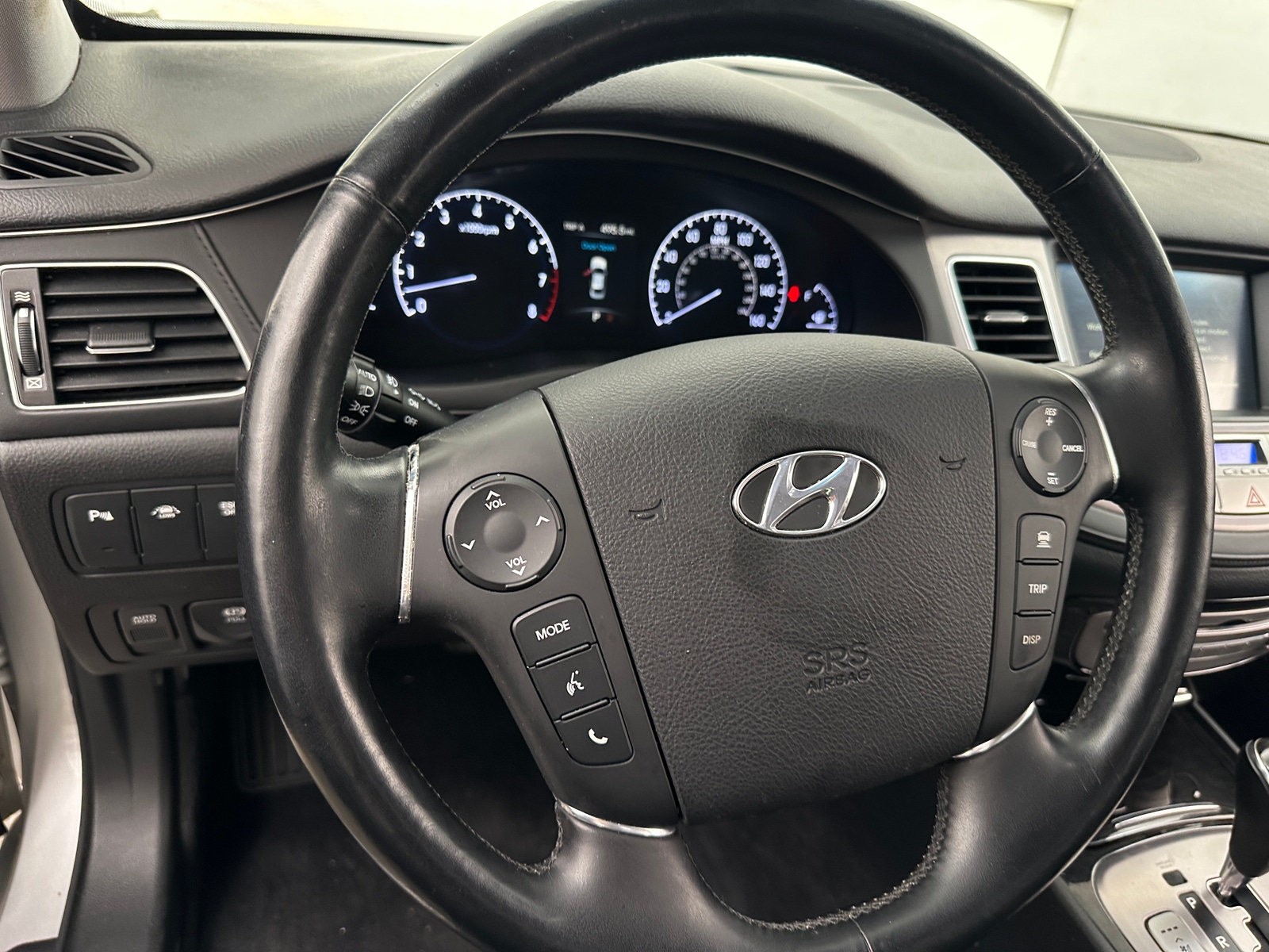 Thumbnail: 2014 Hyundai Genesis - 4