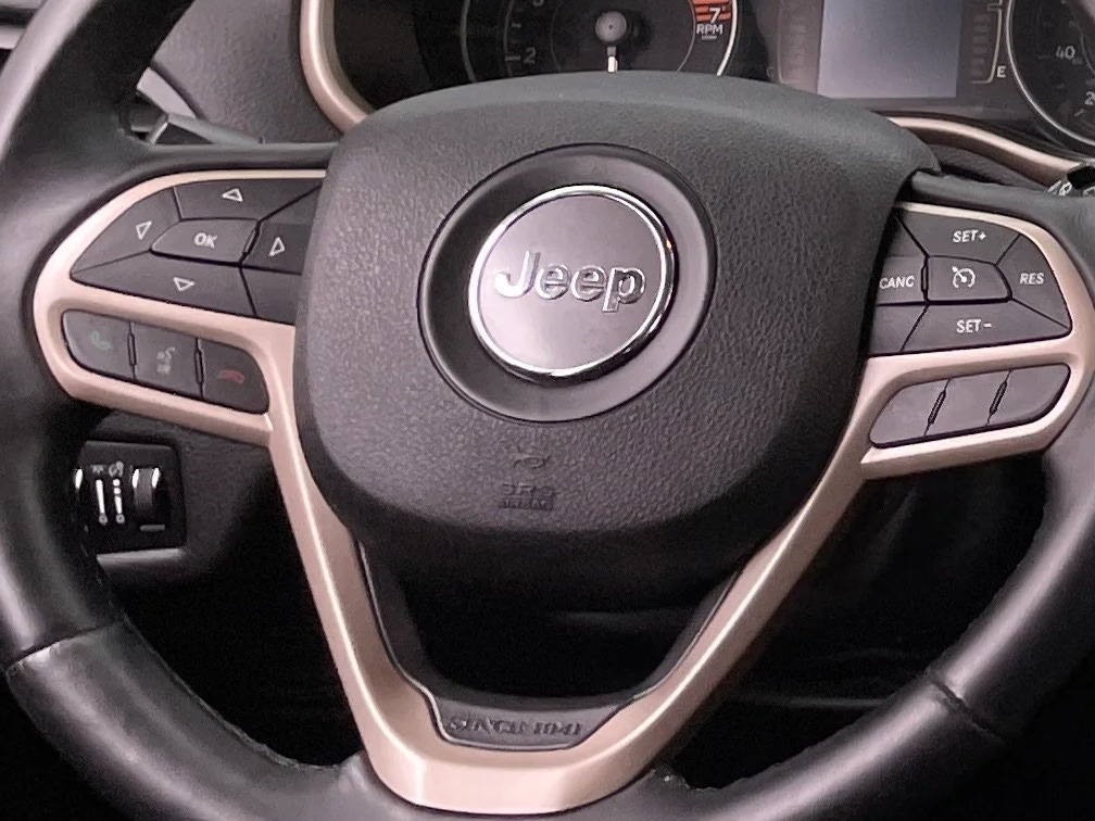 Thumbnail: 2017 Jeep Cherokee - 5