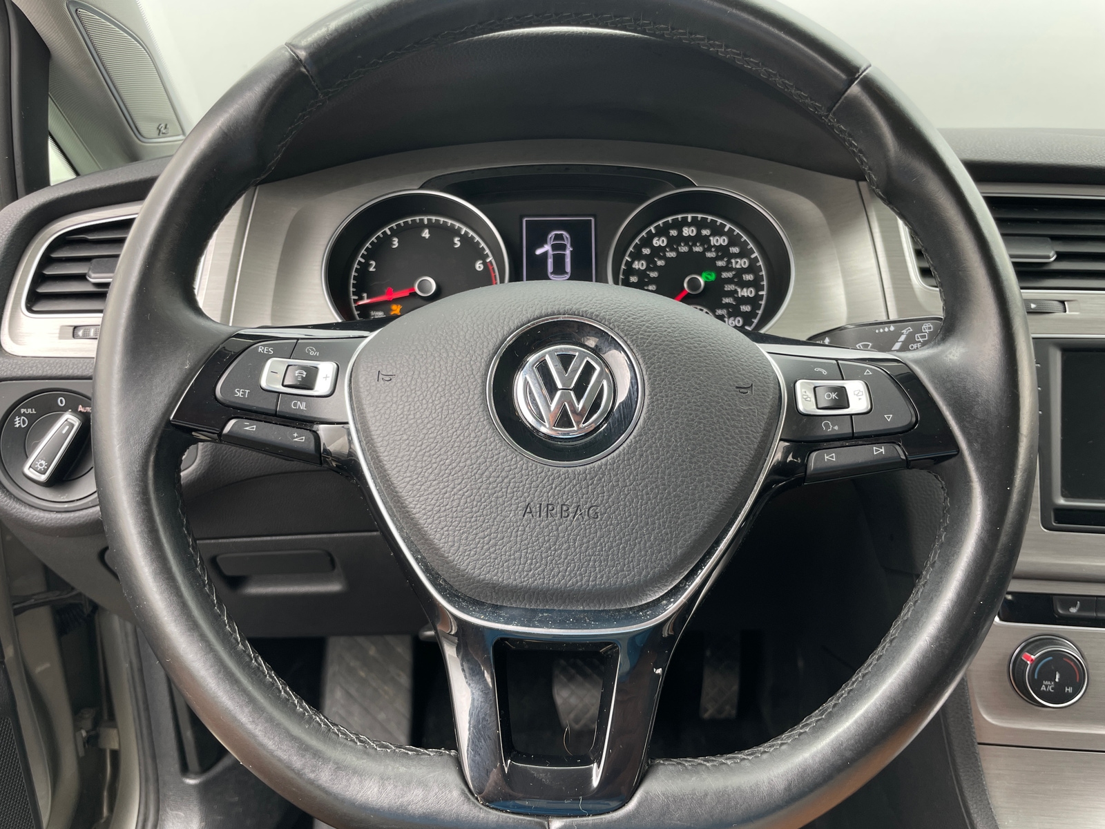 Thumbnail: 2017 Volkswagen Golf - 5