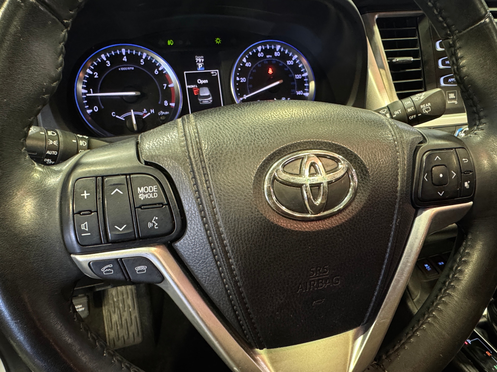 Thumbnail: 2015 Toyota Highlander - 4
