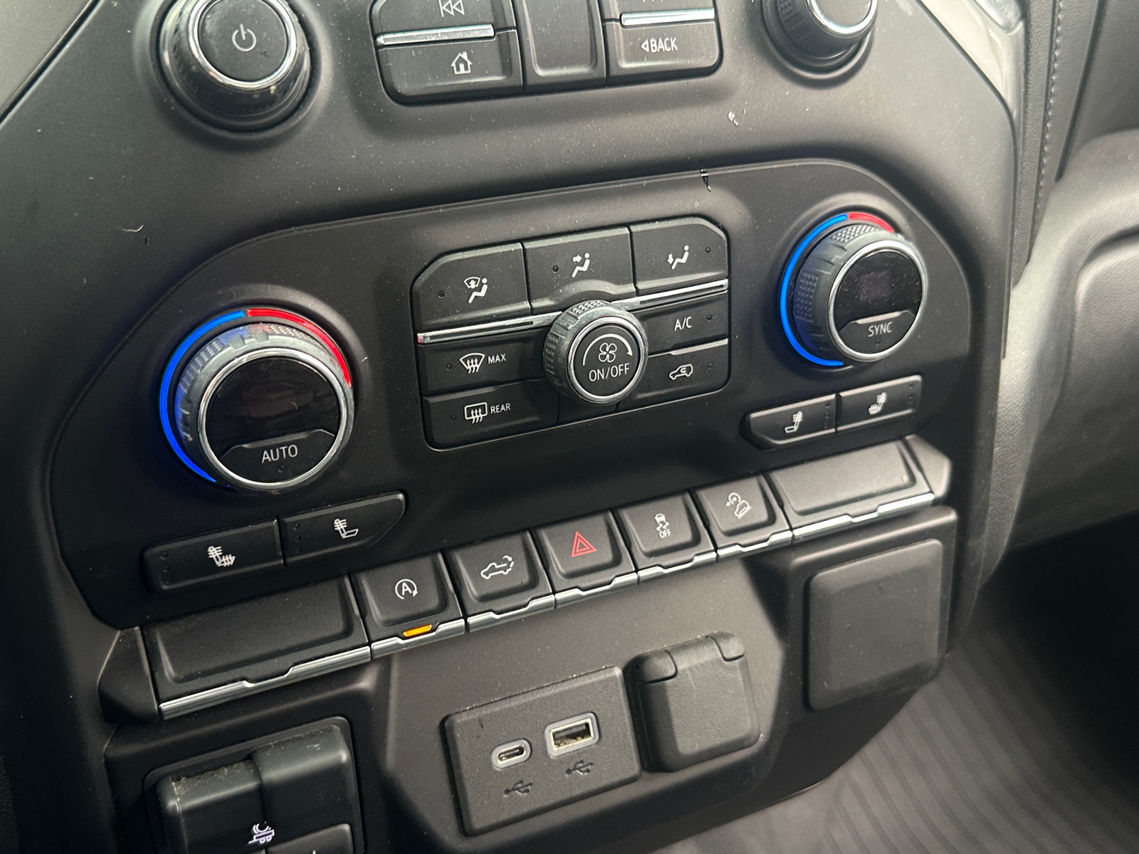 Thumbnail: 2020 Chevrolet Silverado 1500 - 4
