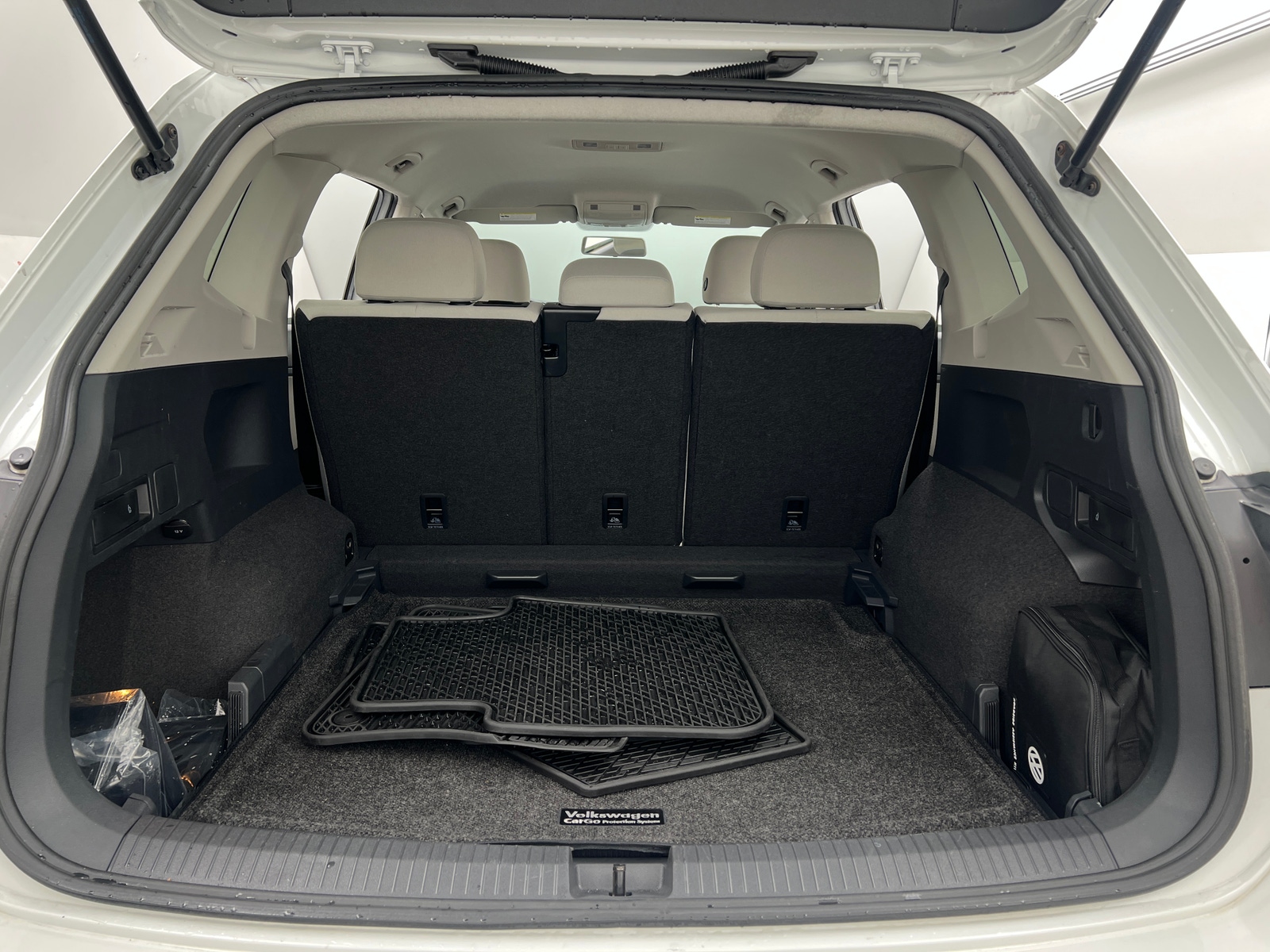 Thumbnail: 2018 Volkswagen Tiguan - 7