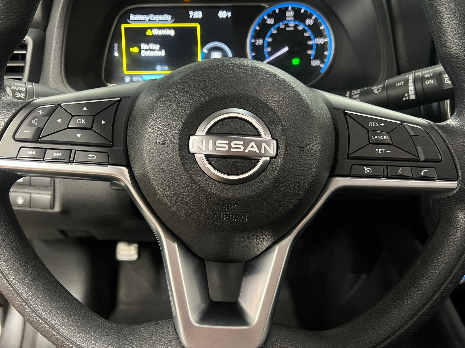 Thumbnail: 2025 Nissan Leaf - 5