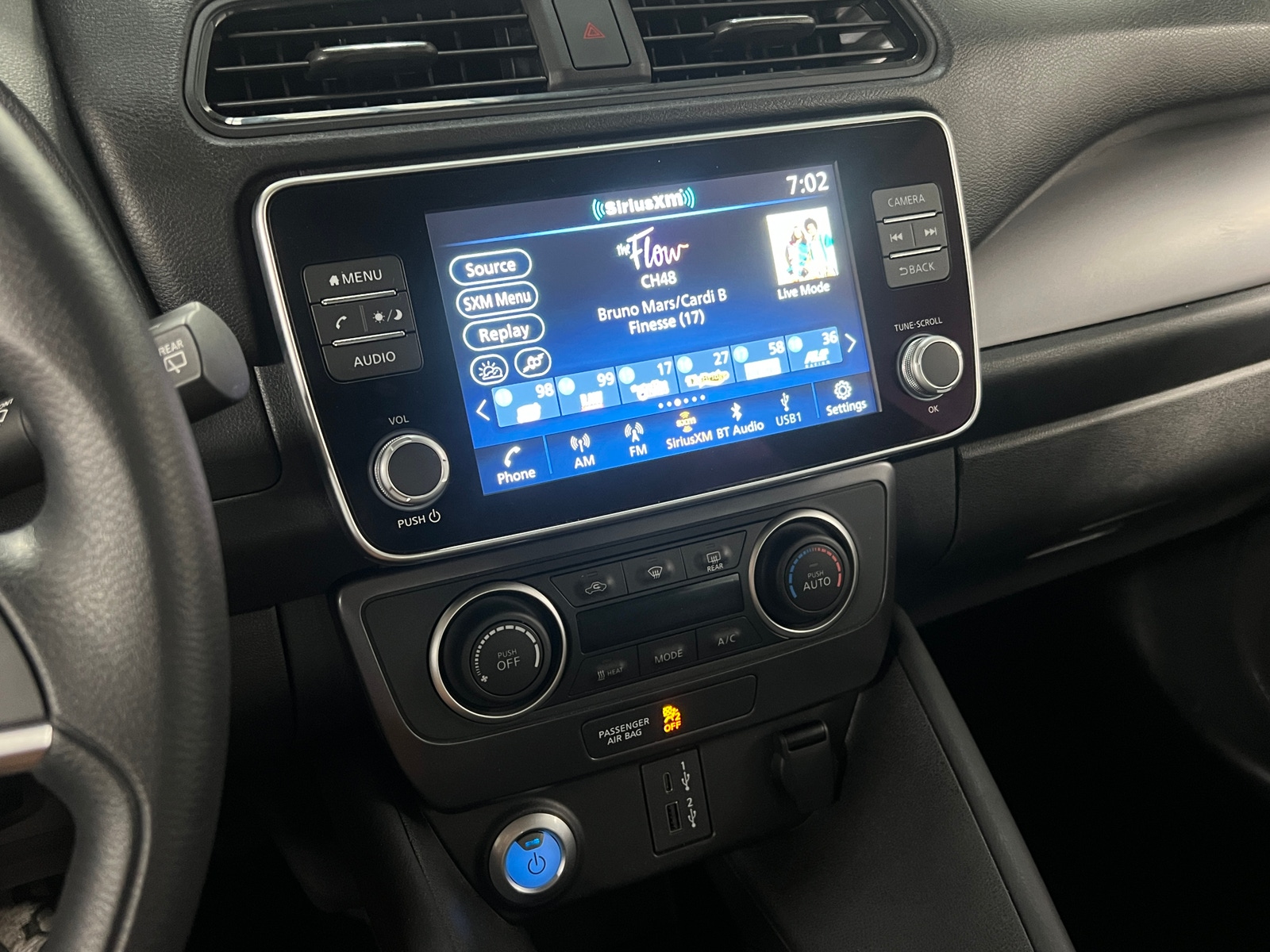 Thumbnail: 2025 Nissan Leaf - 4