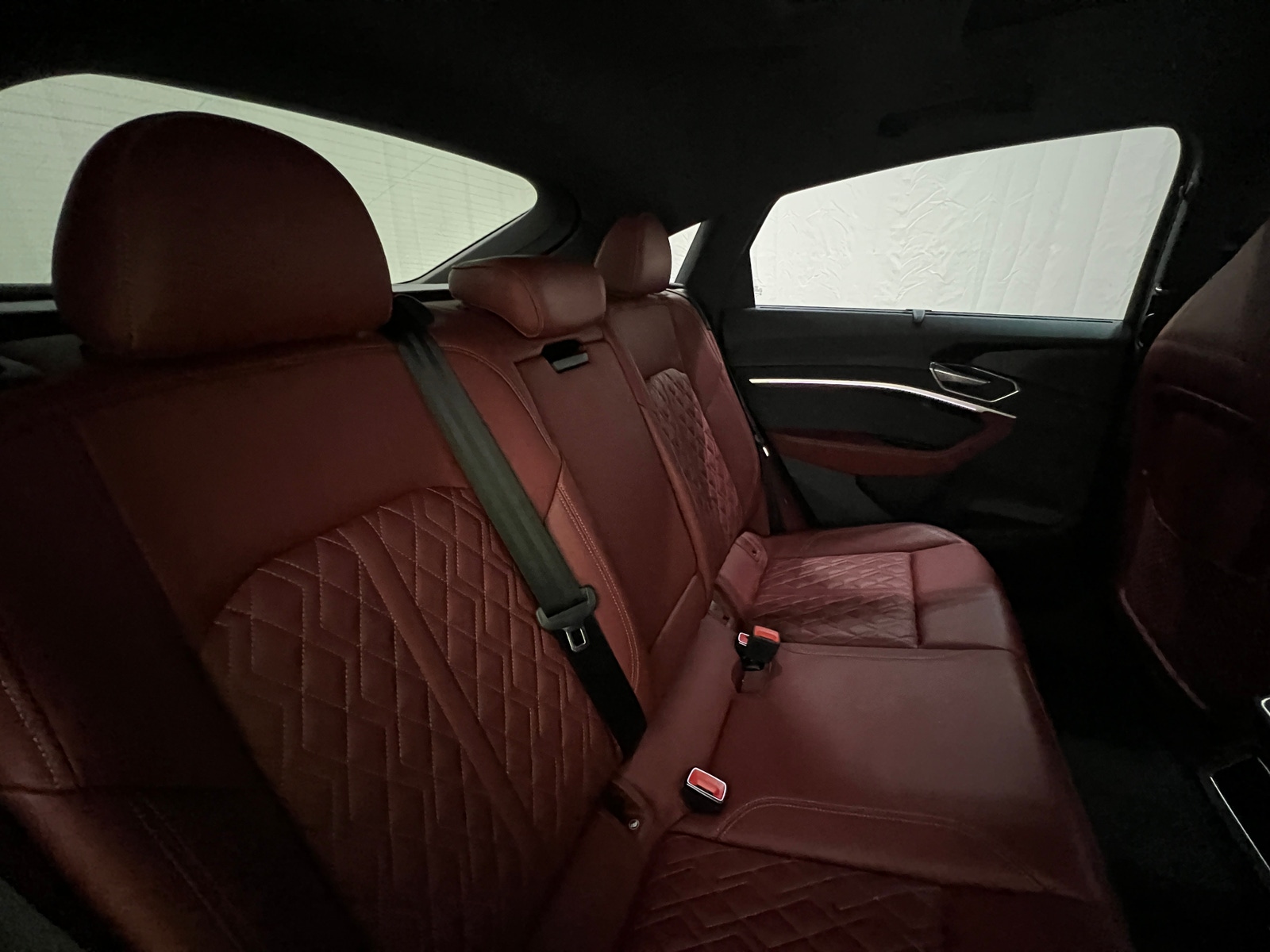 Thumbnail: 2022 Audi e-tron S - 5