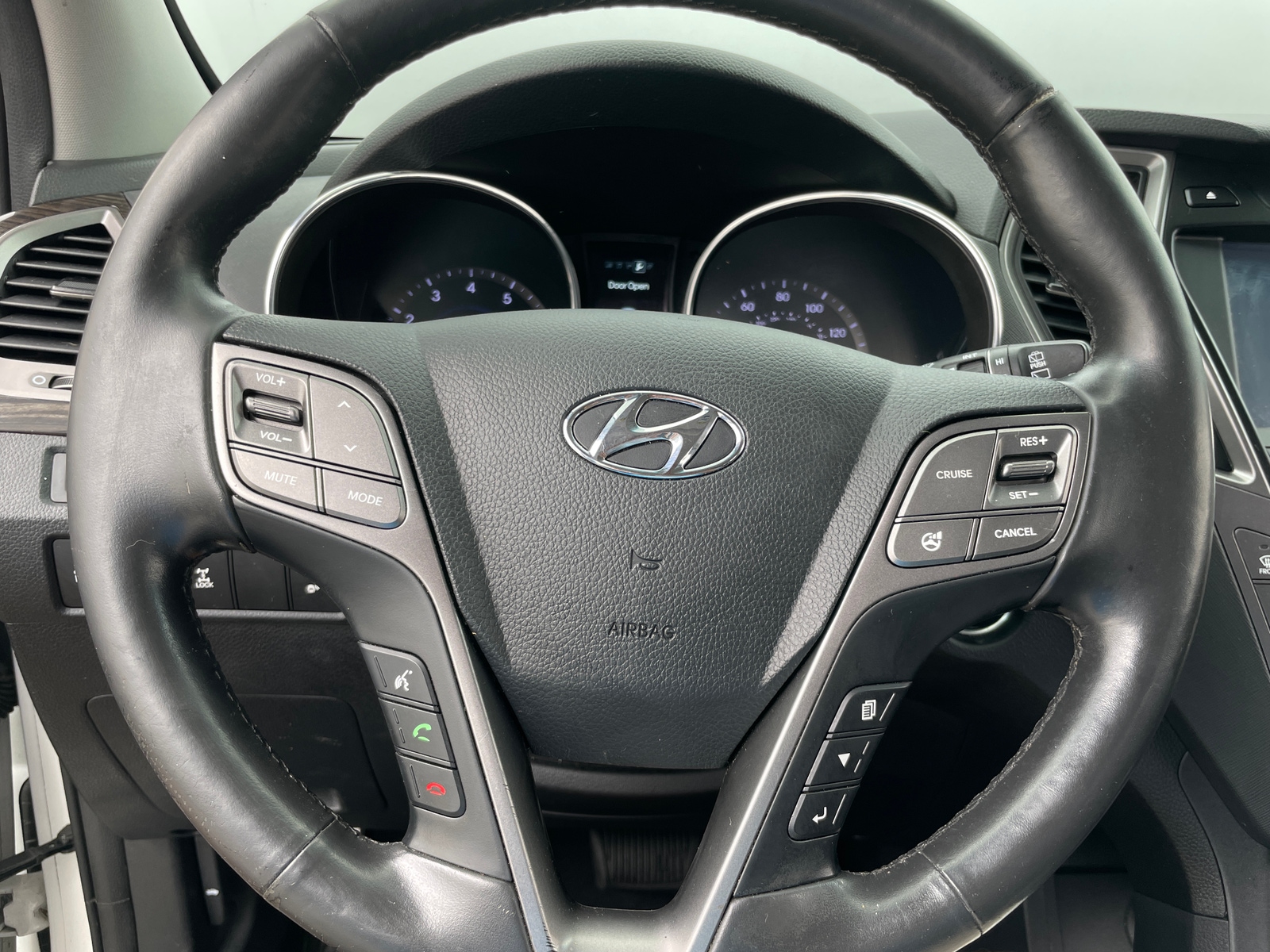 Thumbnail: 2016 Hyundai Santa Fe - 4