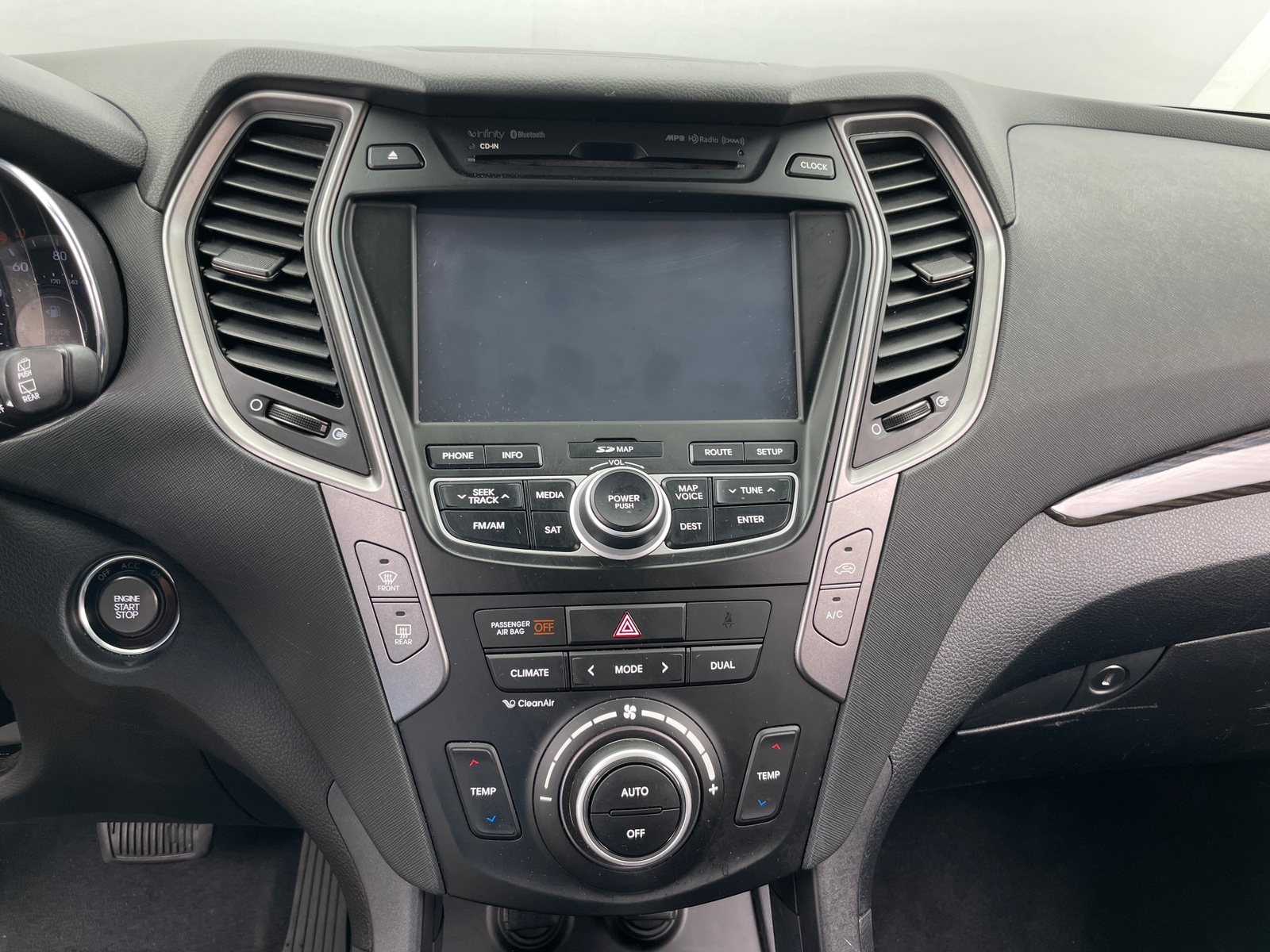Thumbnail: 2016 Hyundai Santa Fe - 3