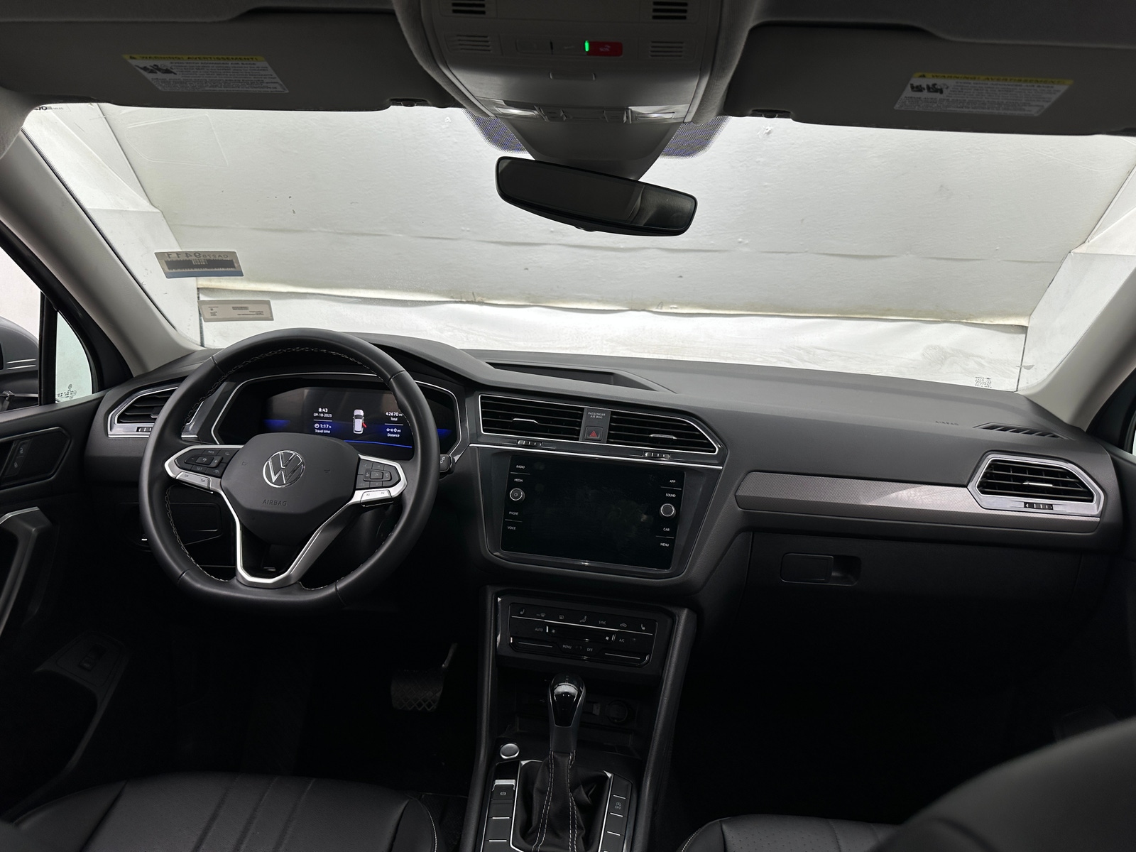 Thumbnail: 2024 Volkswagen Tiguan - 2