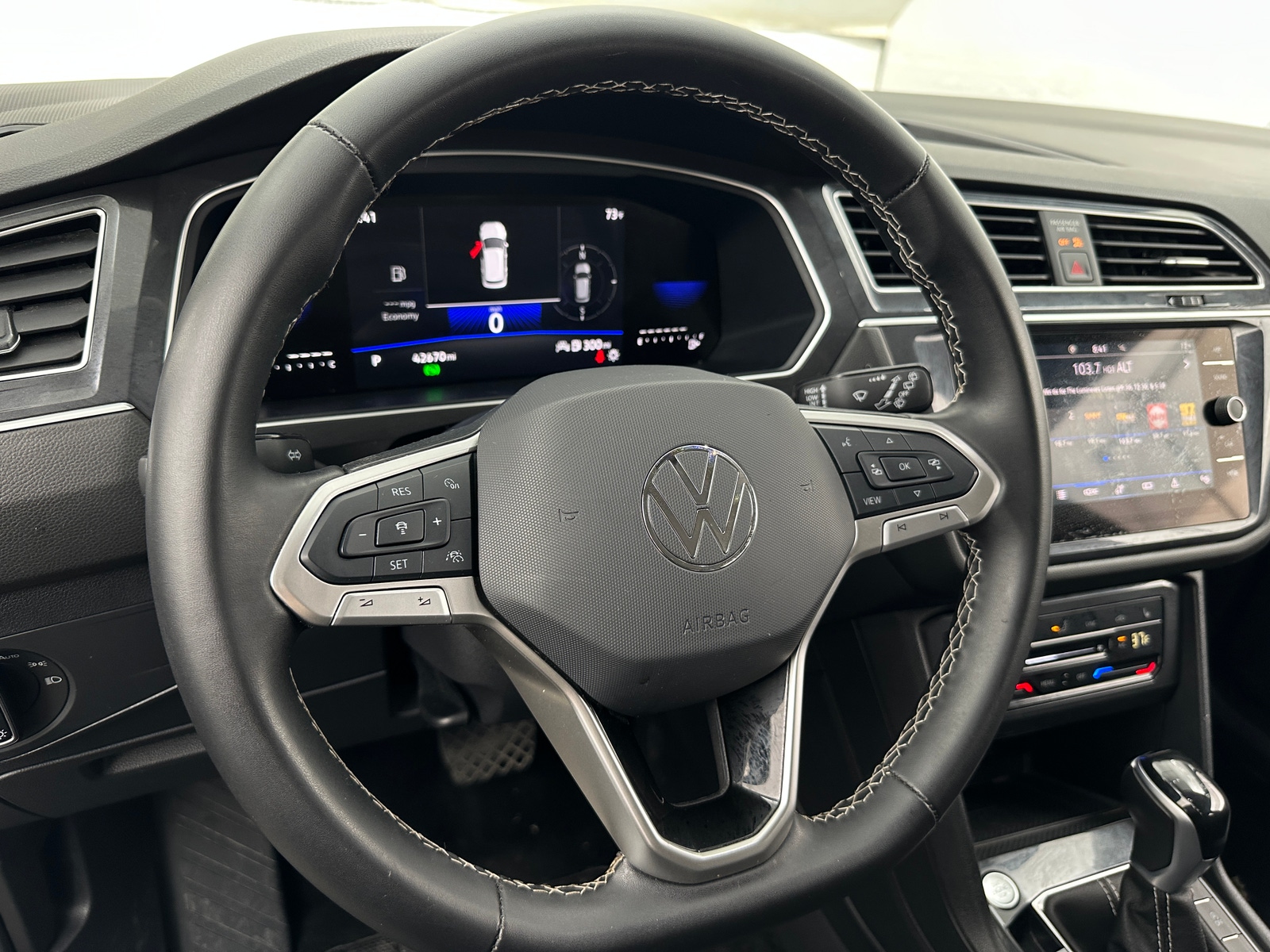 Thumbnail: 2024 Volkswagen Tiguan - 4
