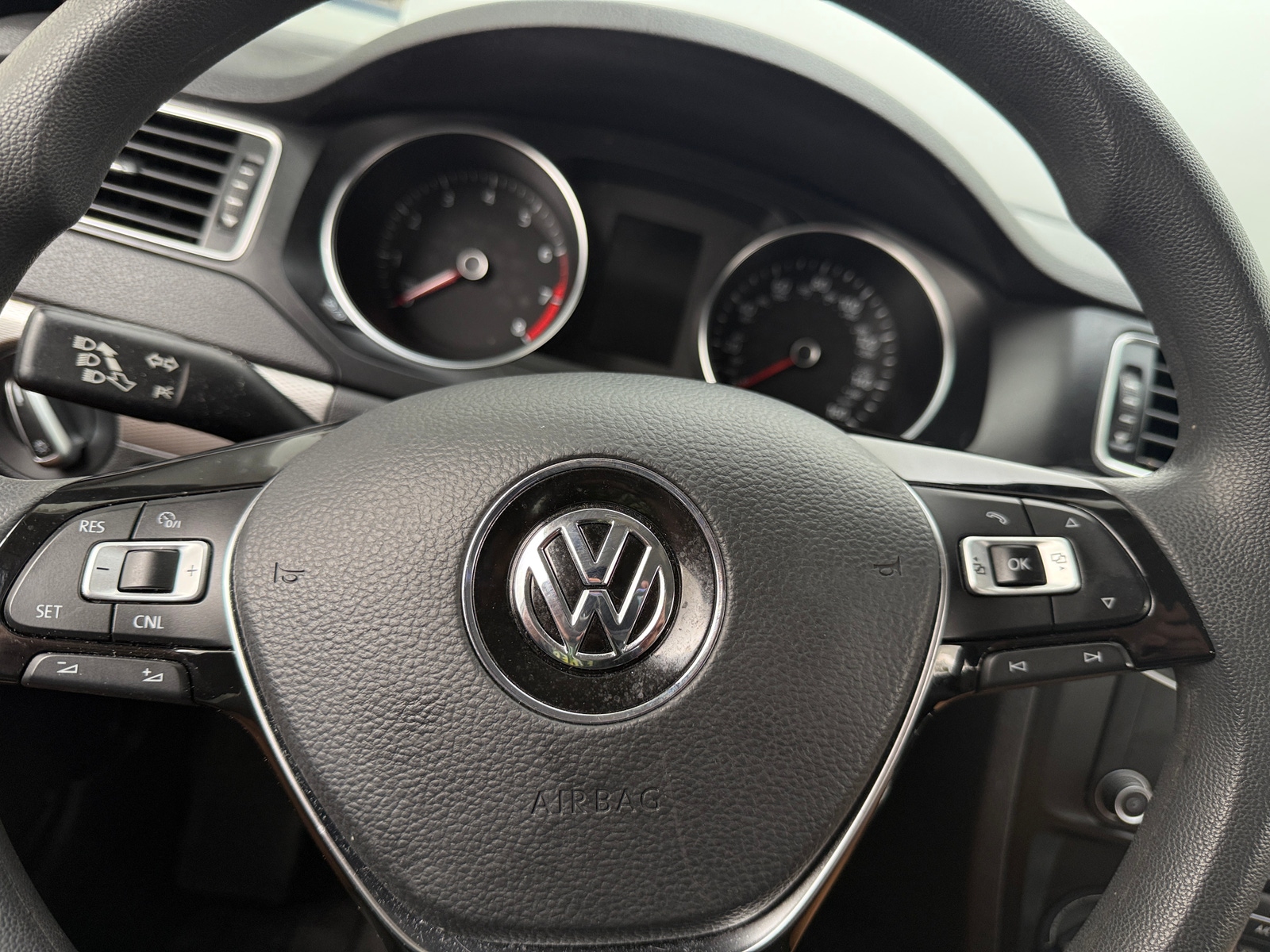 Thumbnail: 2017 Volkswagen Jetta - 5