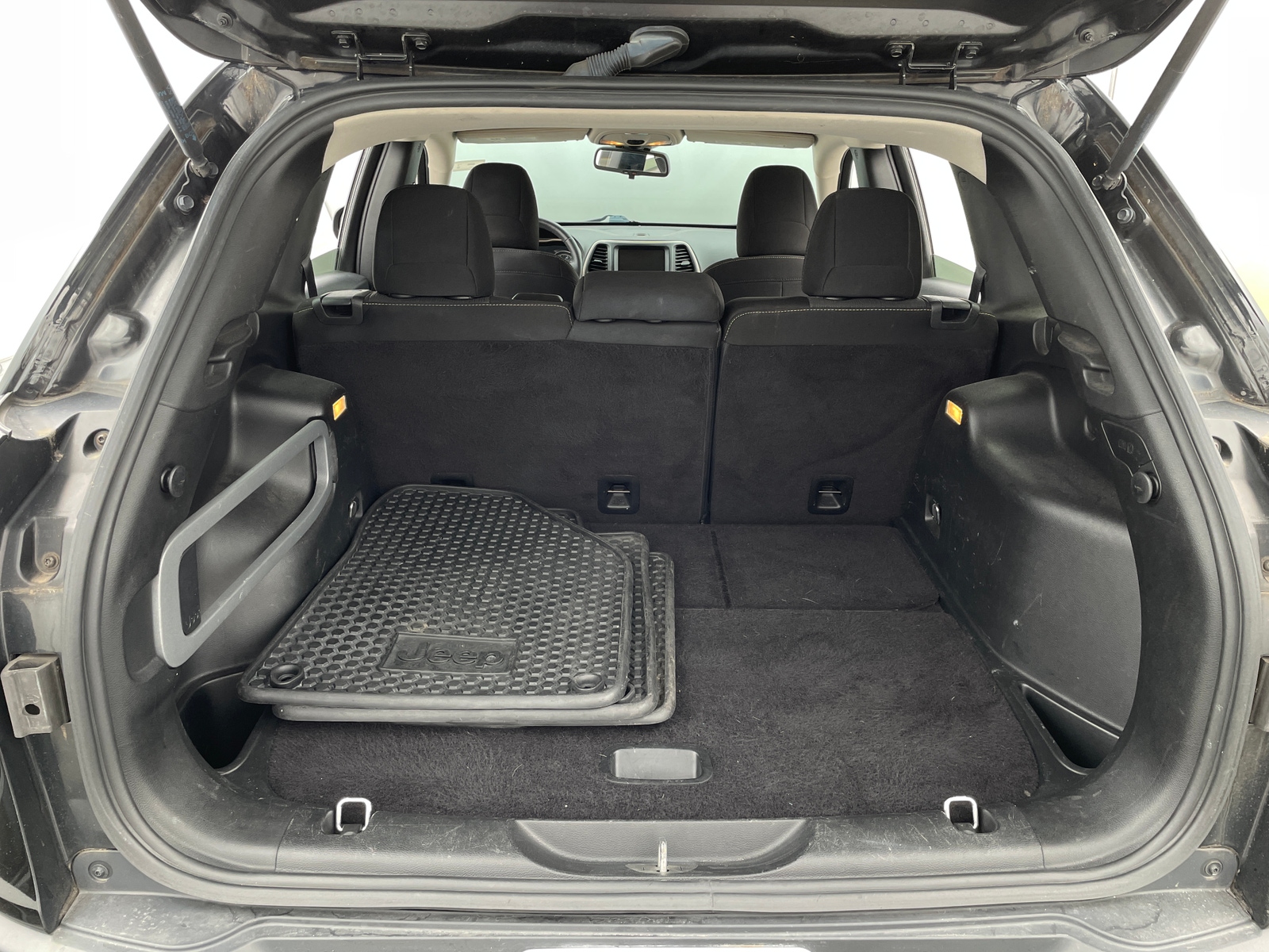Thumbnail: 2015 Jeep Cherokee - 7