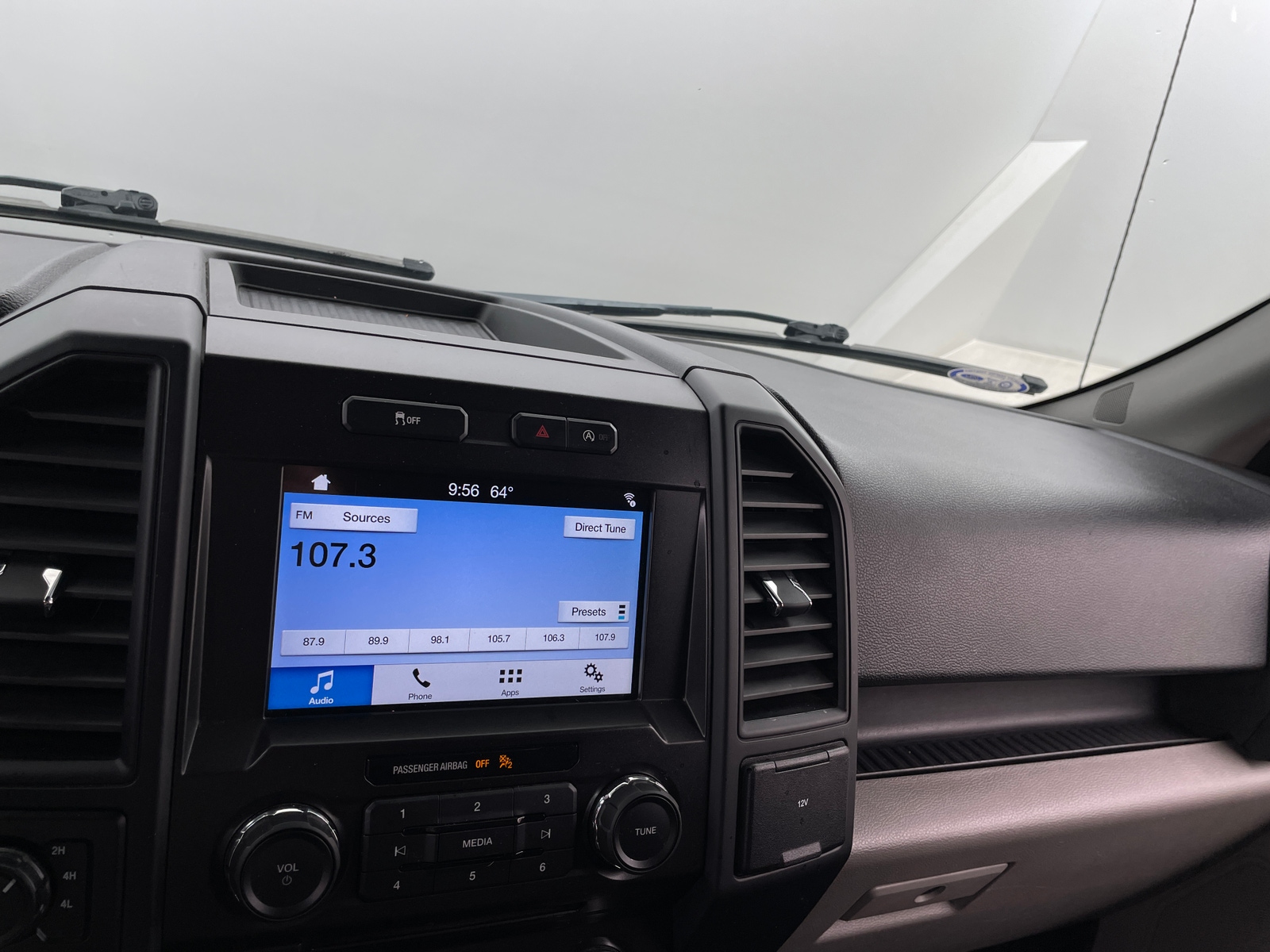 Thumbnail: 2018 Ford Econoline - 4