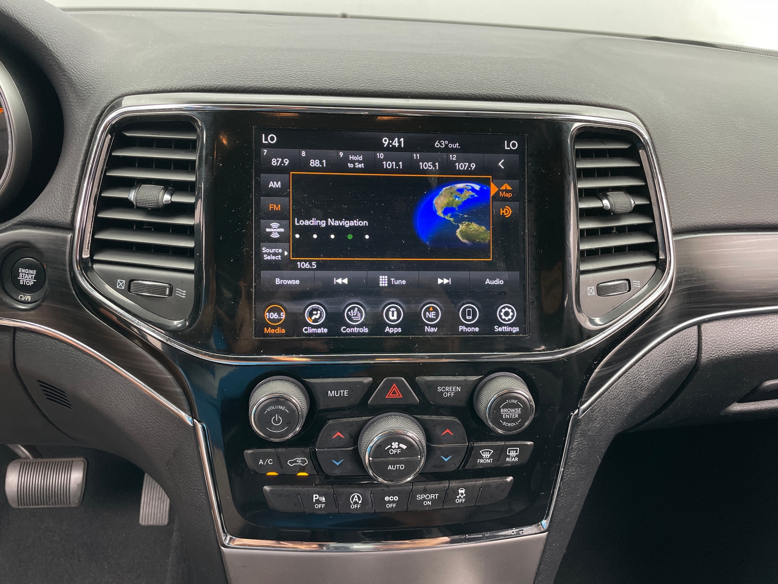 Thumbnail: 2020 Jeep Grand Cherokee - 3