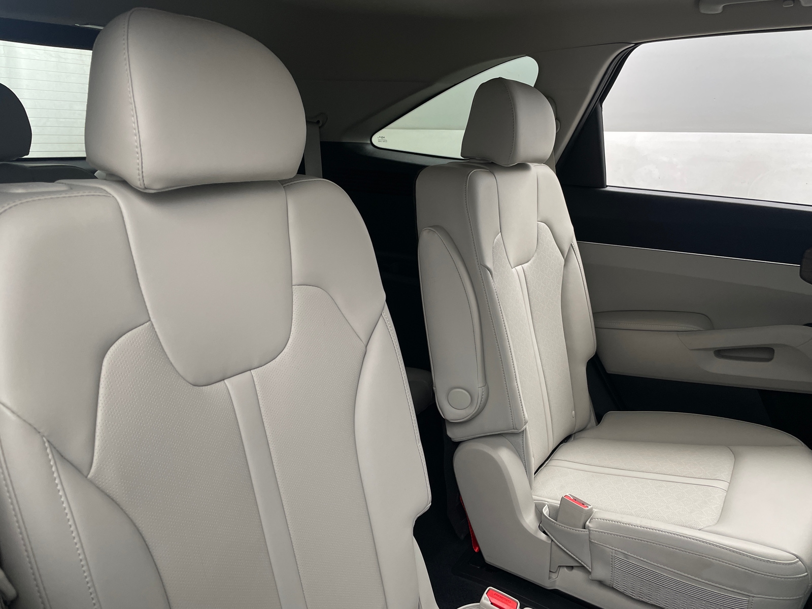 Thumbnail: 2022 Kia Sorento - 5